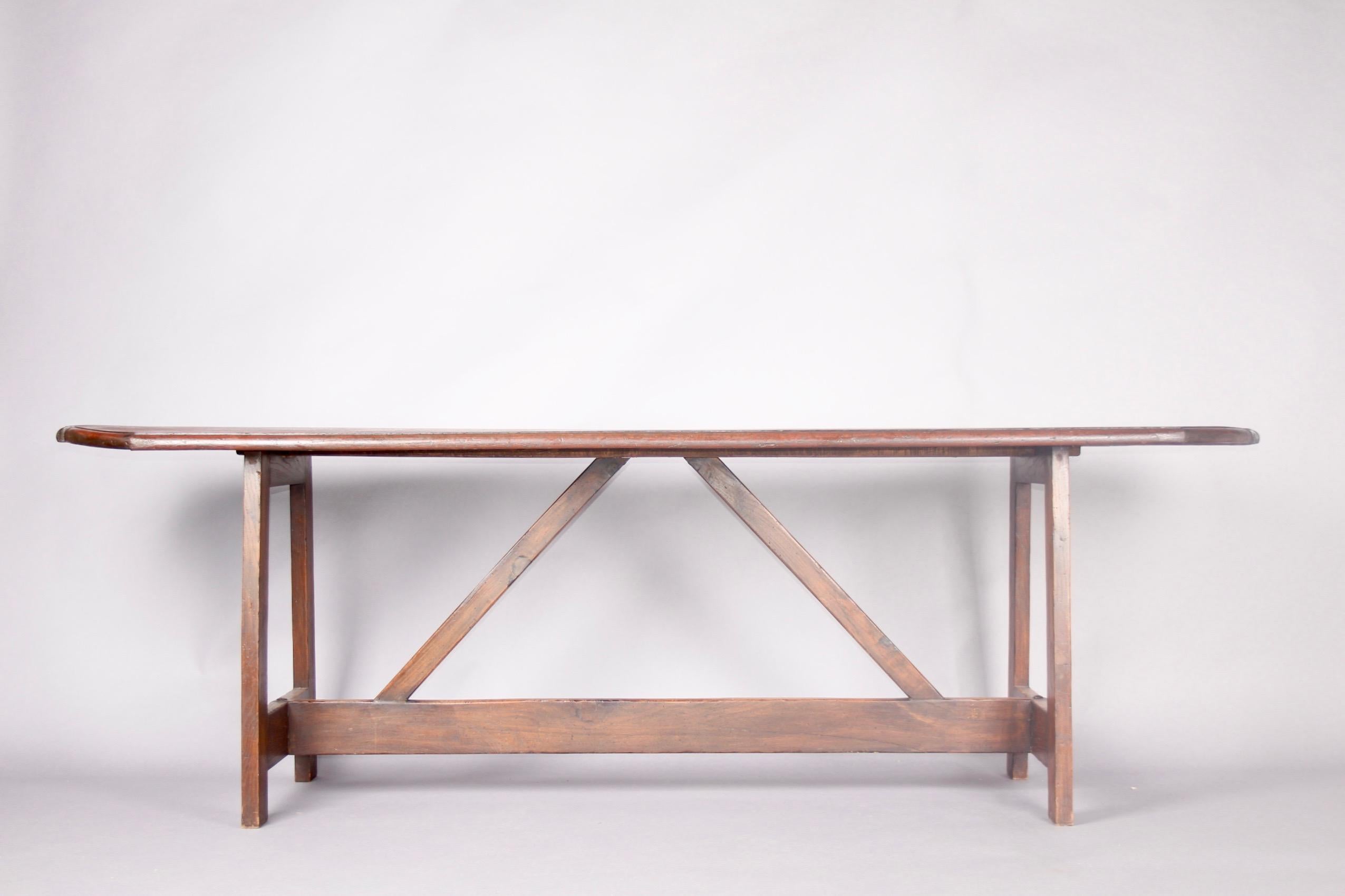 Table de salle à manger d'art populaire anglais du 19ème siècle, datée de 1896 en vente 6