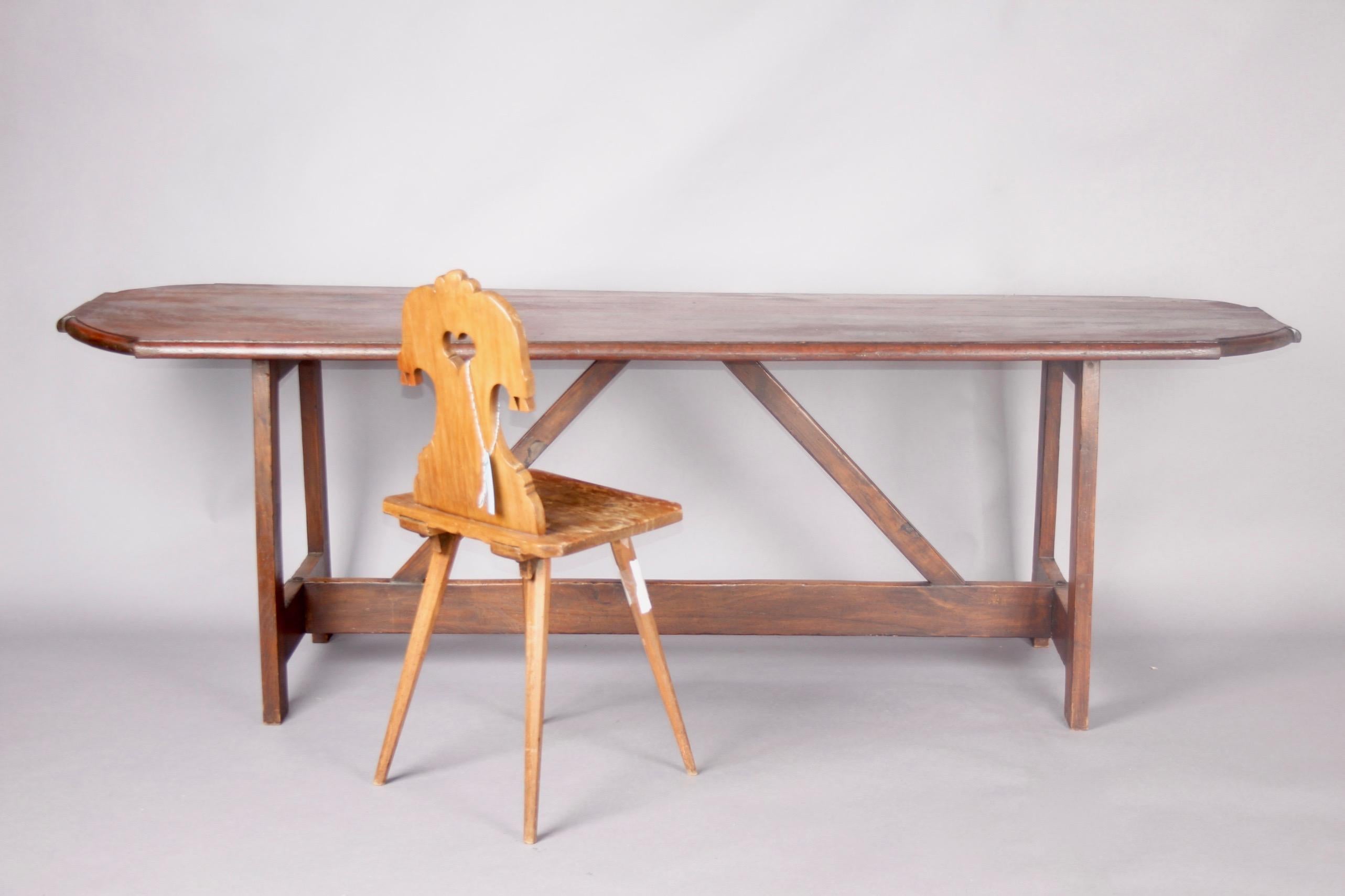 Table de salle à manger d'art populaire anglais du 19ème siècle, datée de 1896 en vente 2