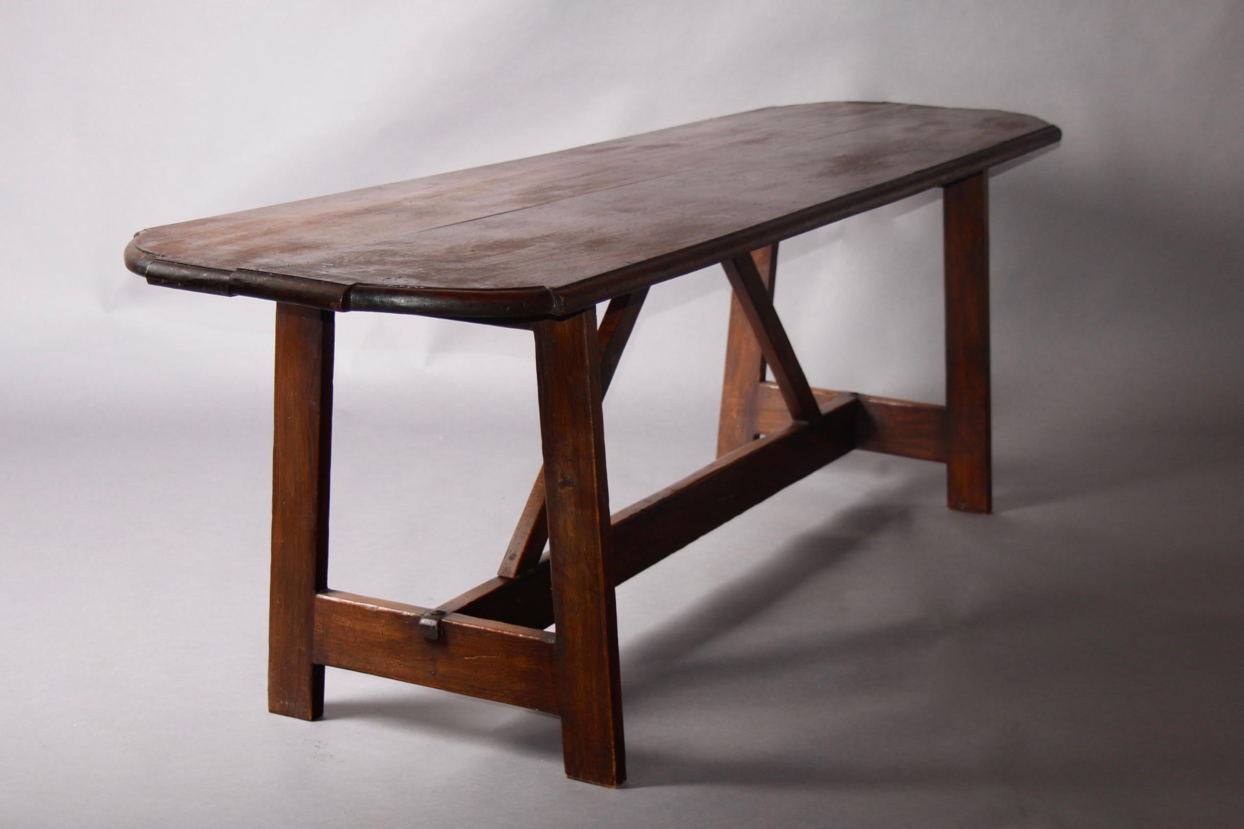 Table de salle à manger d'art populaire anglais du 19ème siècle, datée de 1896 en vente 3