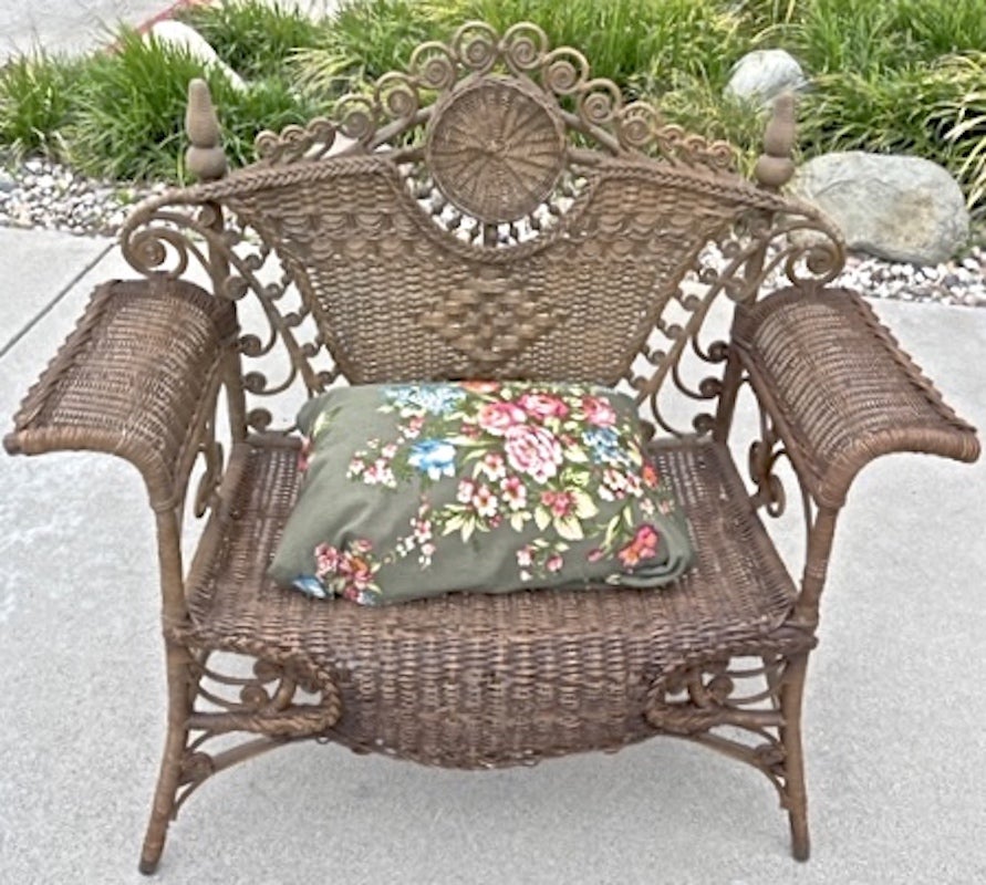 English 1900s 2 Seat Wicker Loveseat With Cushion 6