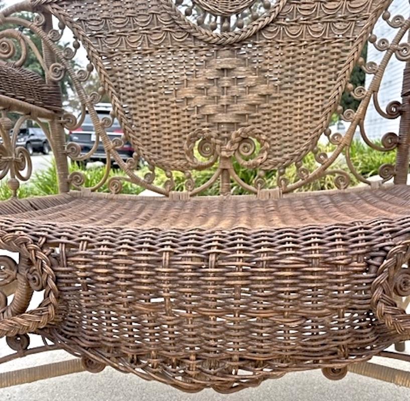 19th Century English 1900s 2 Seat Wicker Loveseat With Cushion