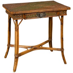English 1900s Bamboo Side Table with Two-Toned Rattan Top and Ornate Hardware