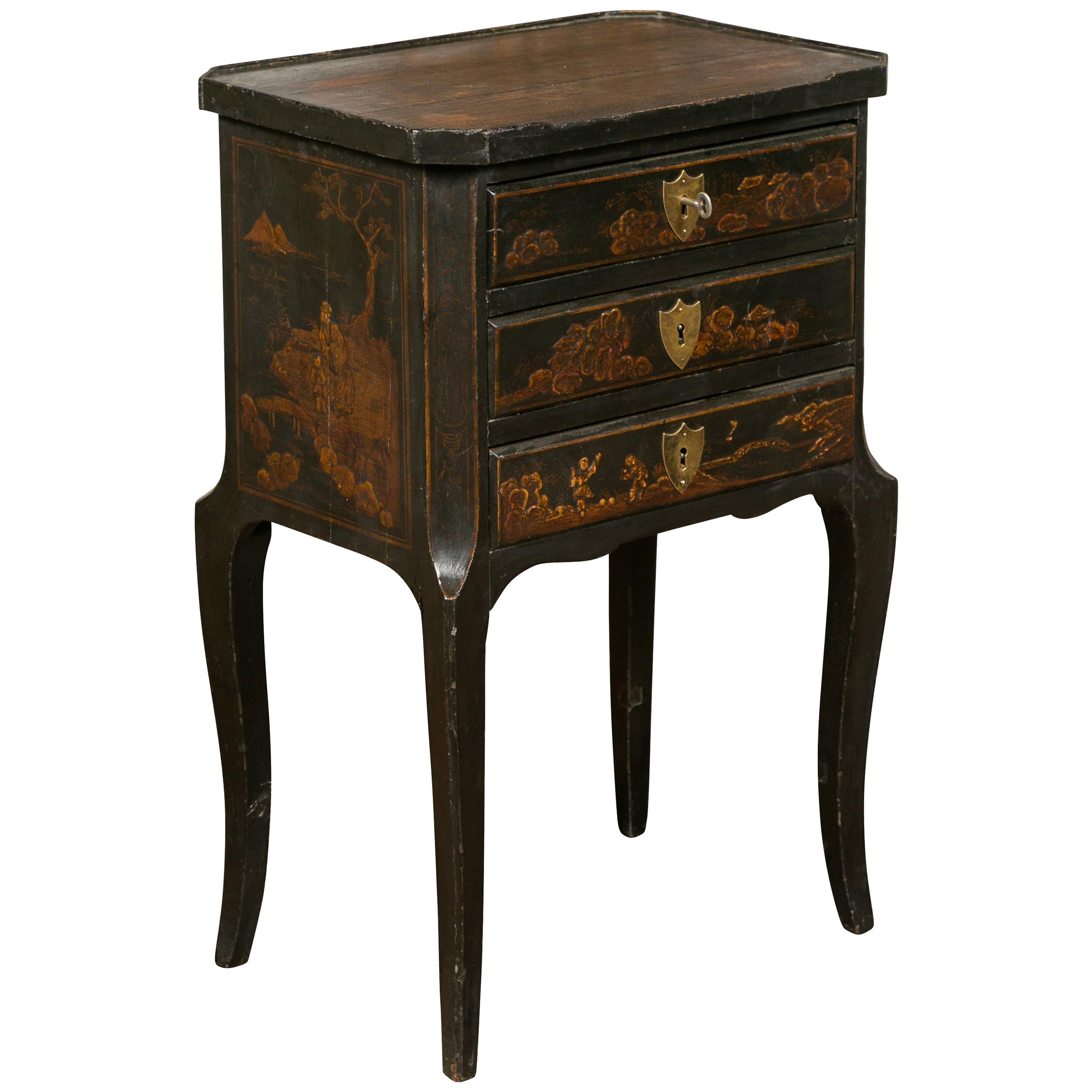 English 1900s Black Chinoiserie Bedside Table with Thin Drawers and Curving Leg