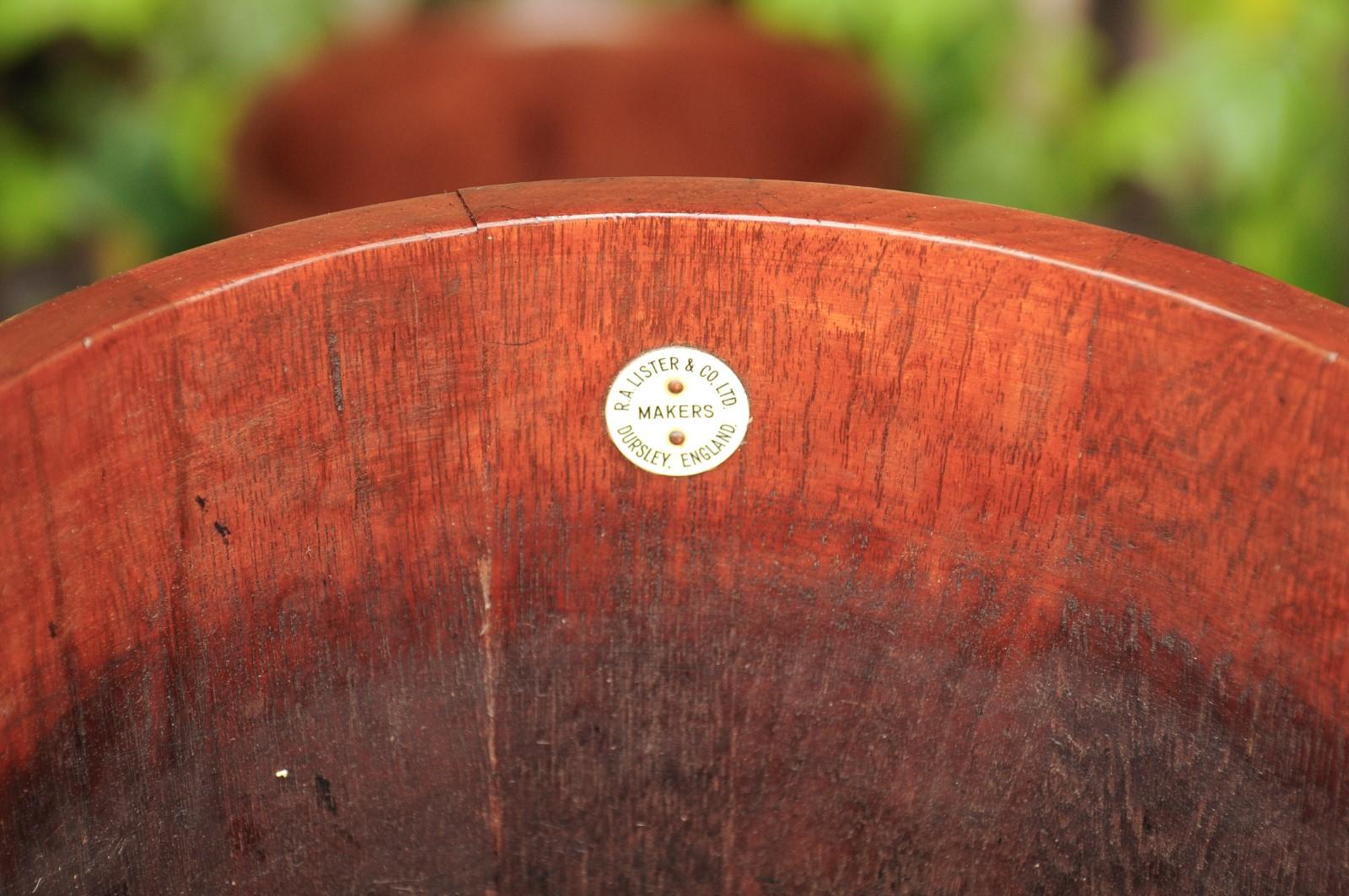 Secchio inglese edoardiano in Oak con bretelle in ottone di R.A Lister & Co., CIRCA 1900 In condizioni buone in vendita a Atlanta, GA