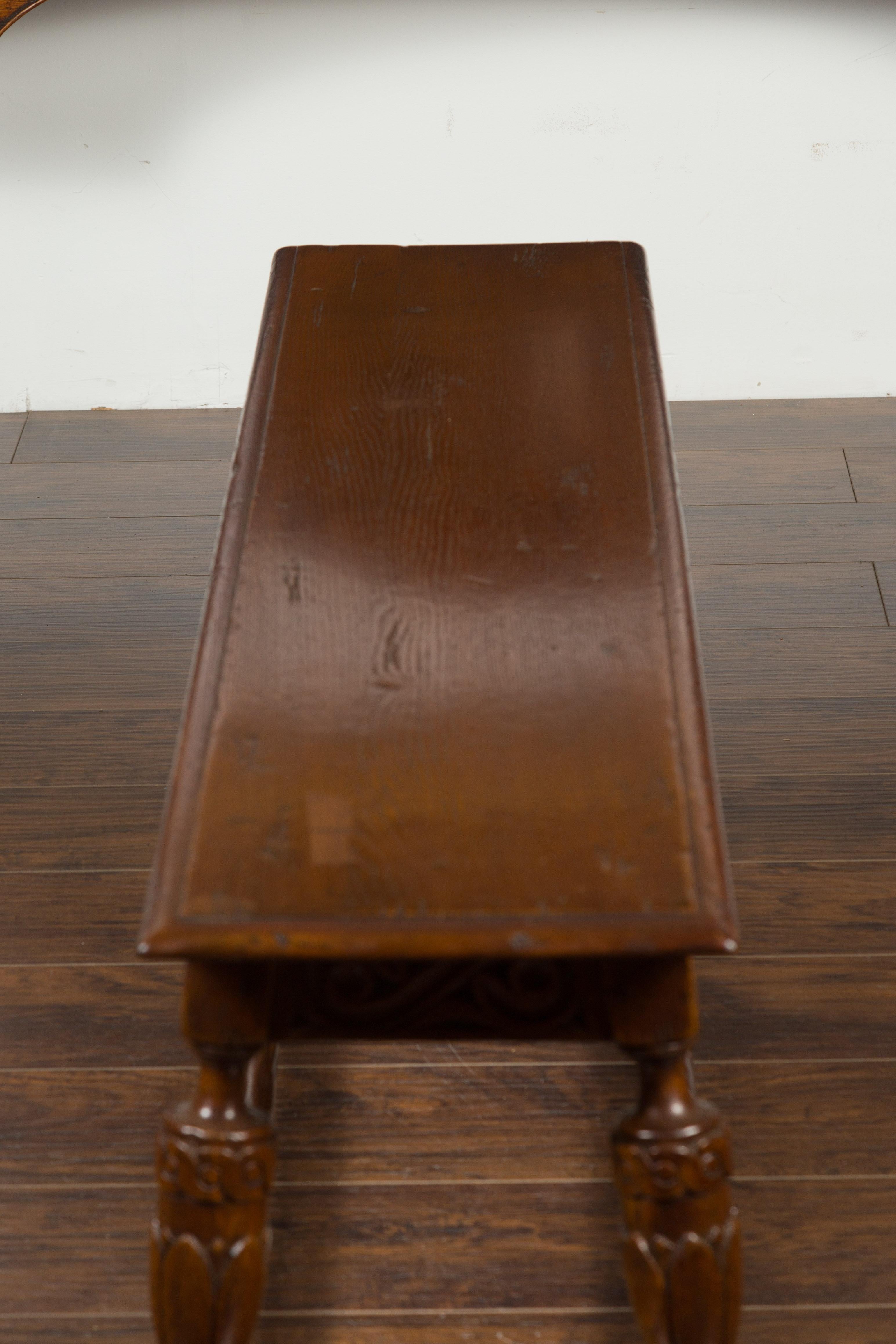 English 1900s Oak Bench with Carved Apron, Baluster Legs and Guilloche Motifs 3