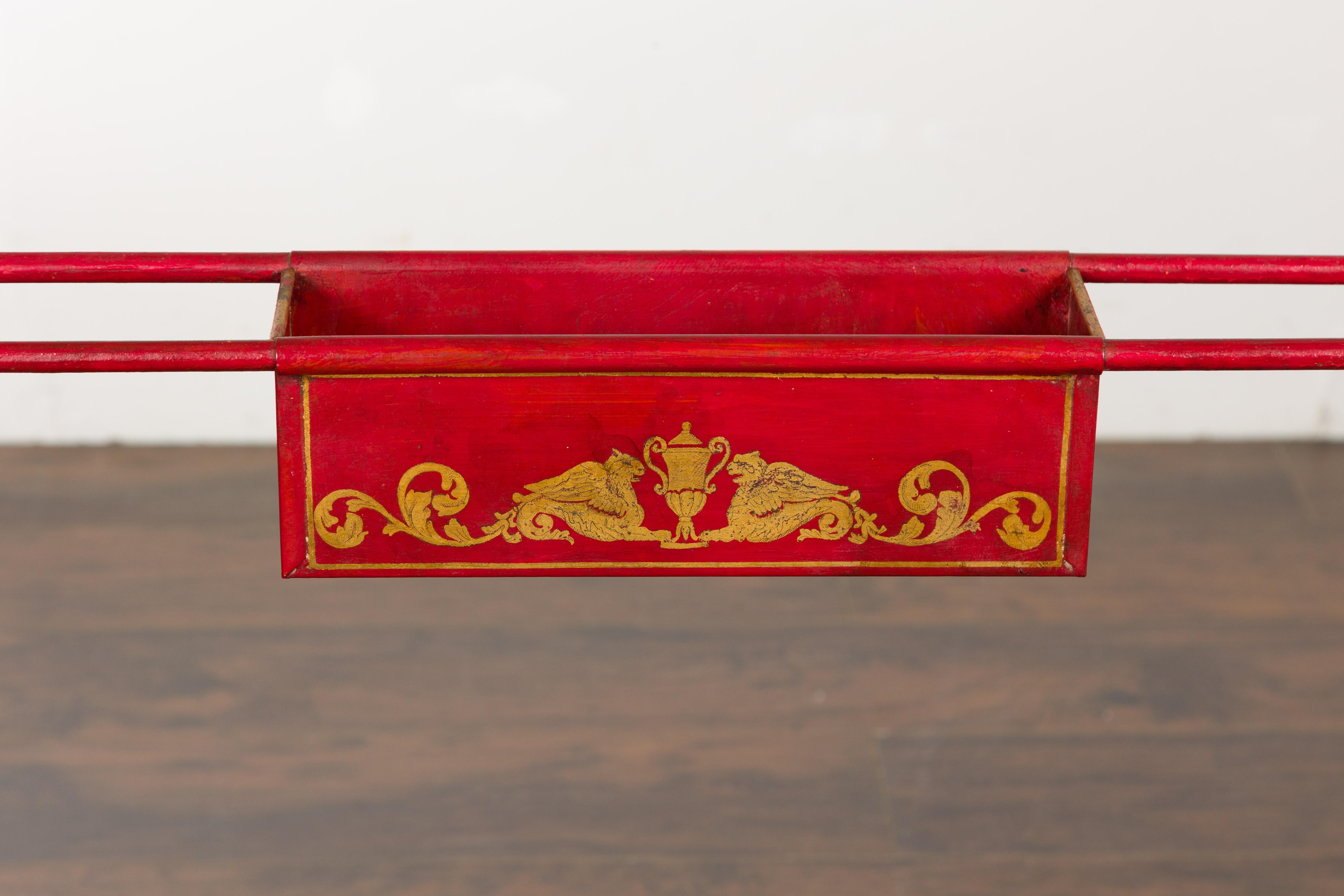 Tôle anglaise 1900 peinte en rouge Stand Umbrella avec clé grecque en vente 3