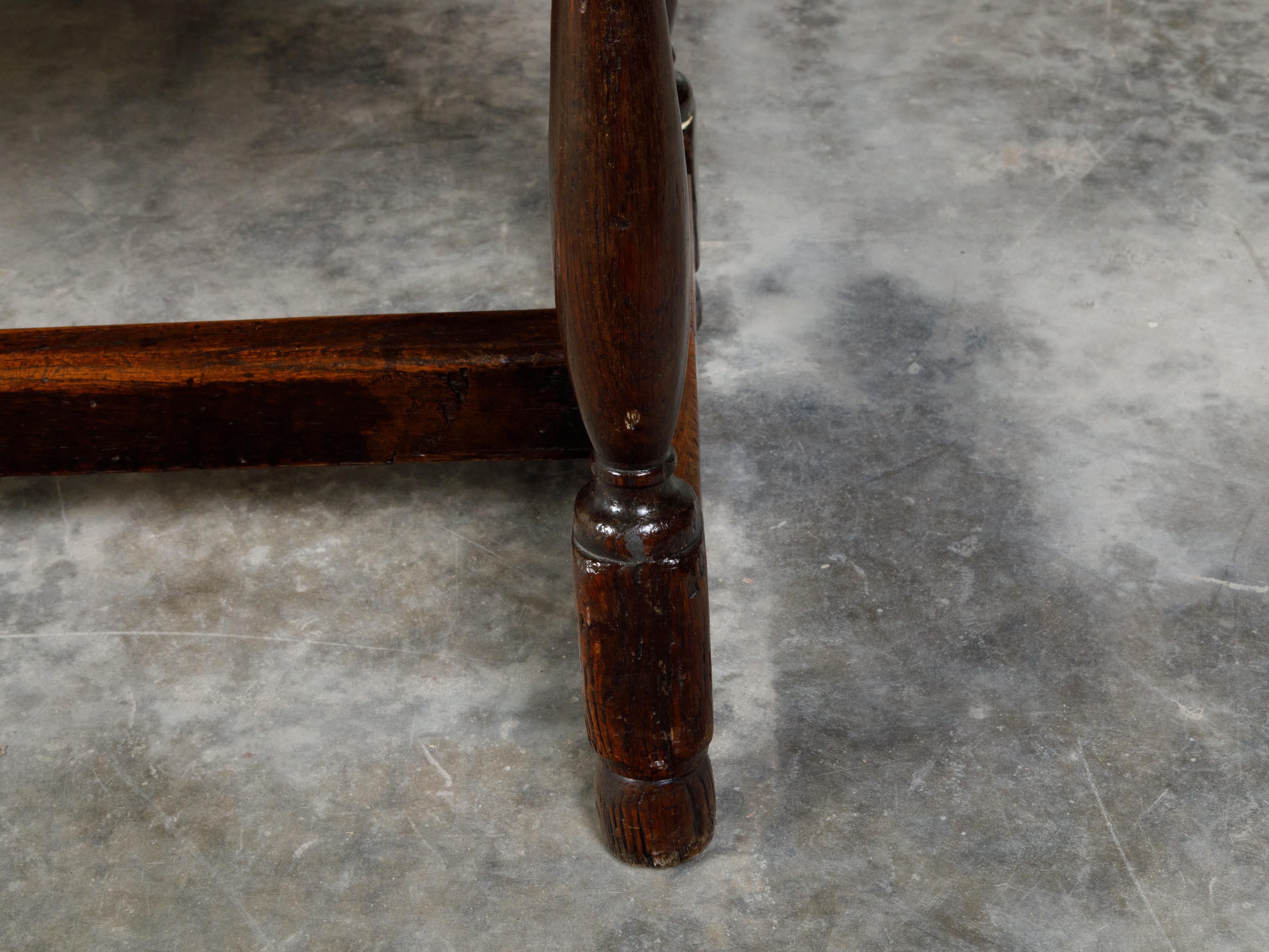 English 1900s Turn of the Century Oak Bench with Splaying Column-Shaped Legs In Good Condition In Atlanta, GA