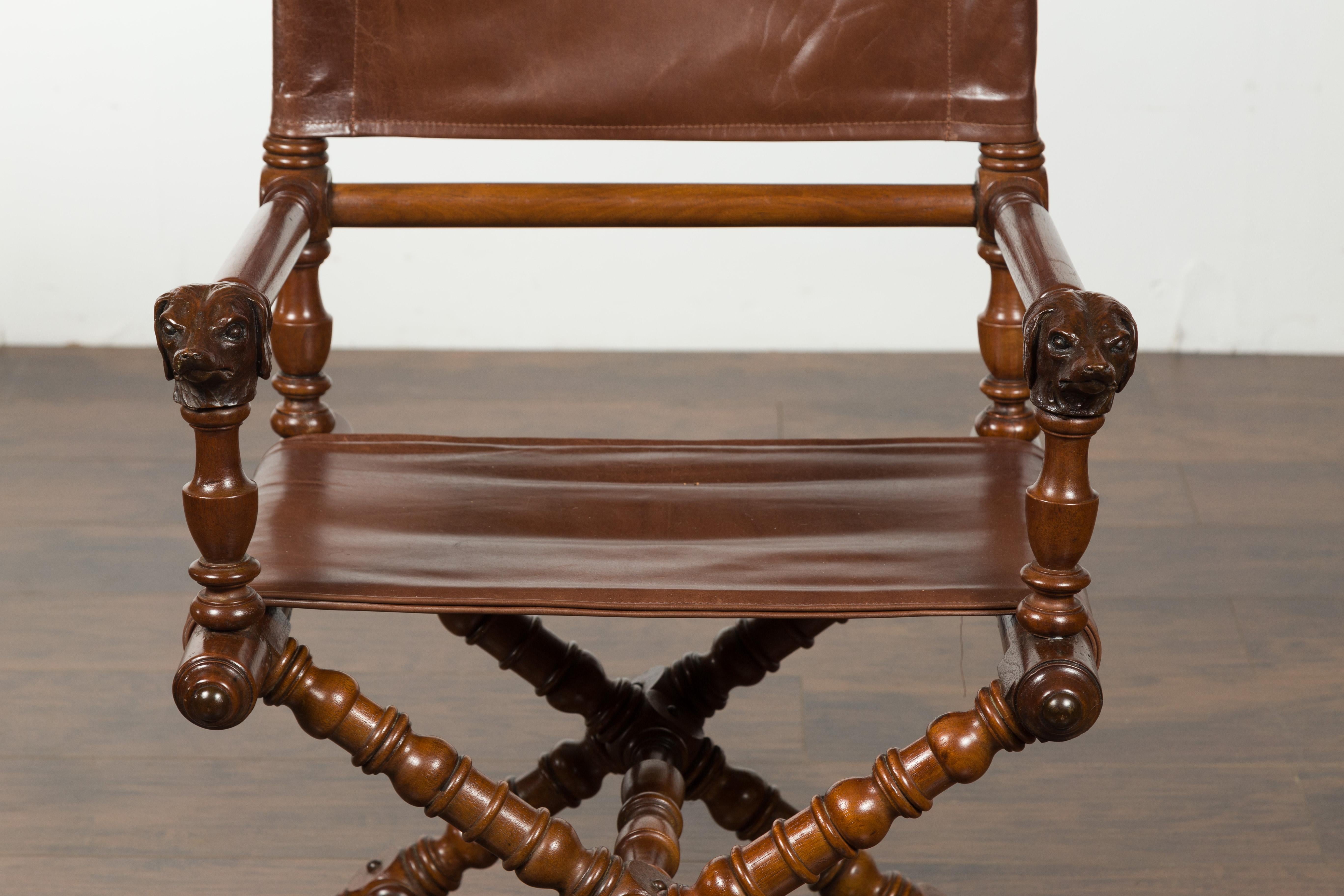 English 1900s Walnut Chair with Carved Dog Heads, Leather Seat and Turned Base For Sale 3