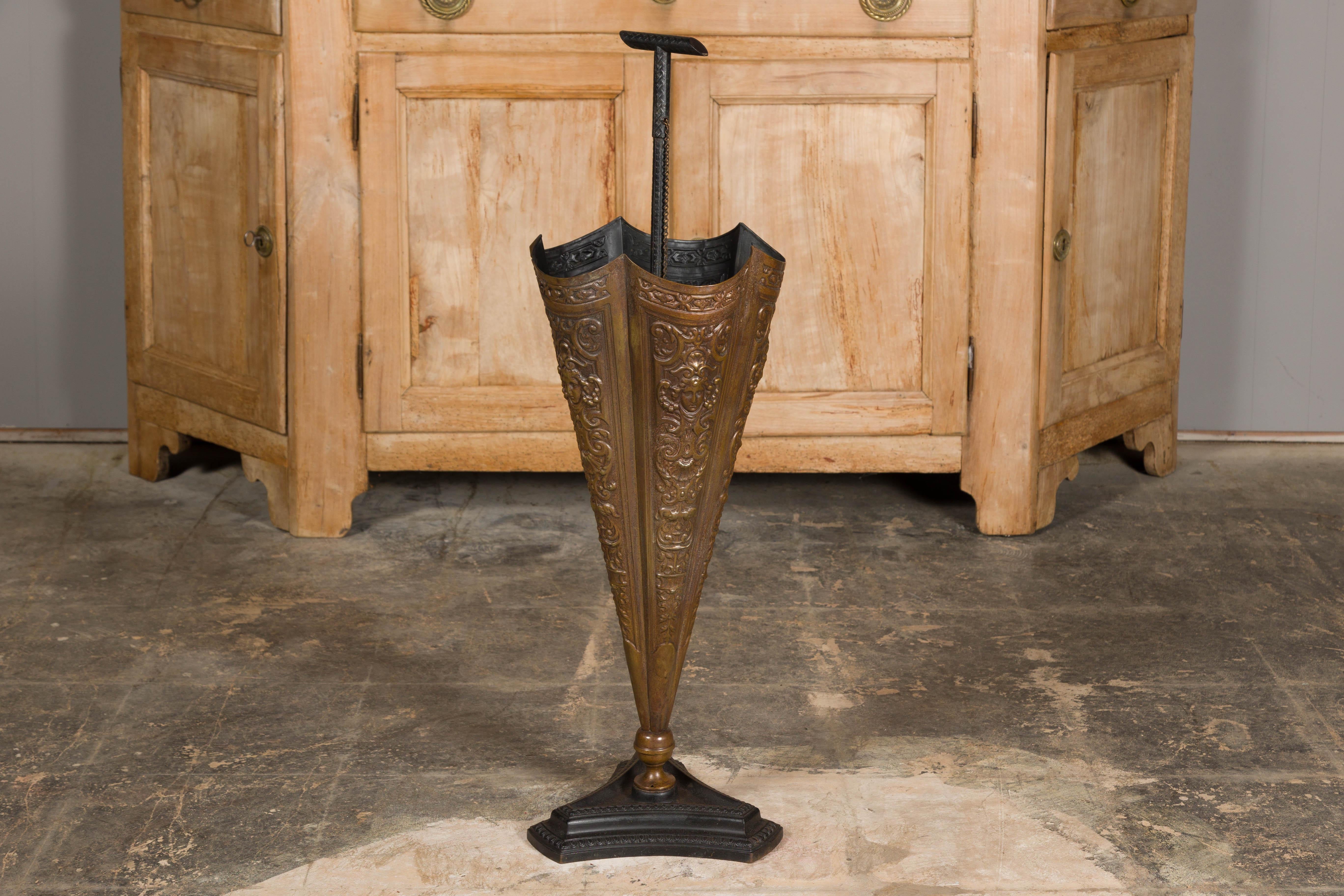English 1920-1930 Brass Umbrella Stand with Raised Motifs and Tripartite Base For Sale 6