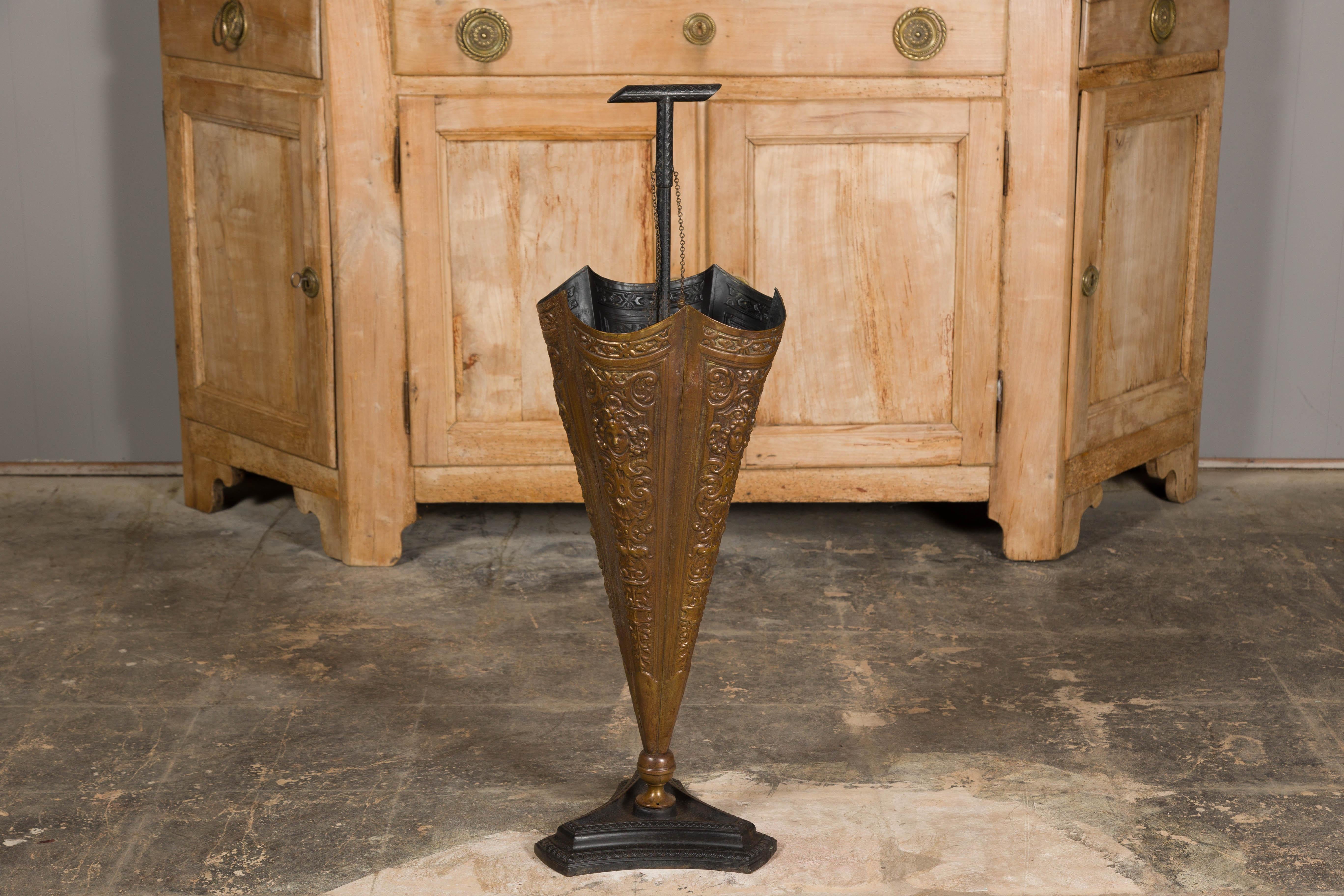 English 1920-1930 Brass Umbrella Stand with Raised Motifs and Tripartite Base For Sale 8