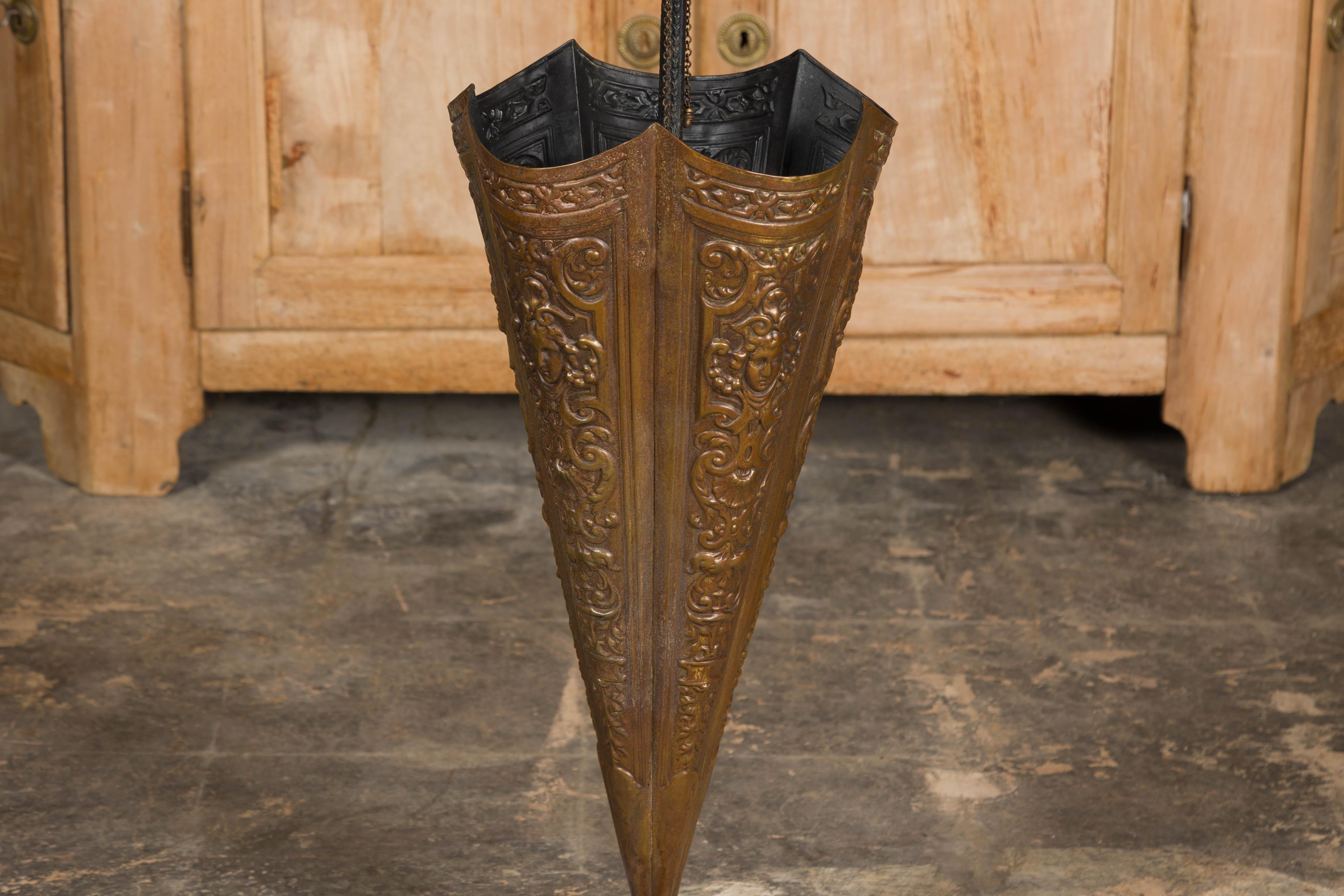 English 1920-1930 Brass Umbrella Stand with Raised Motifs and Tripartite Base For Sale 2