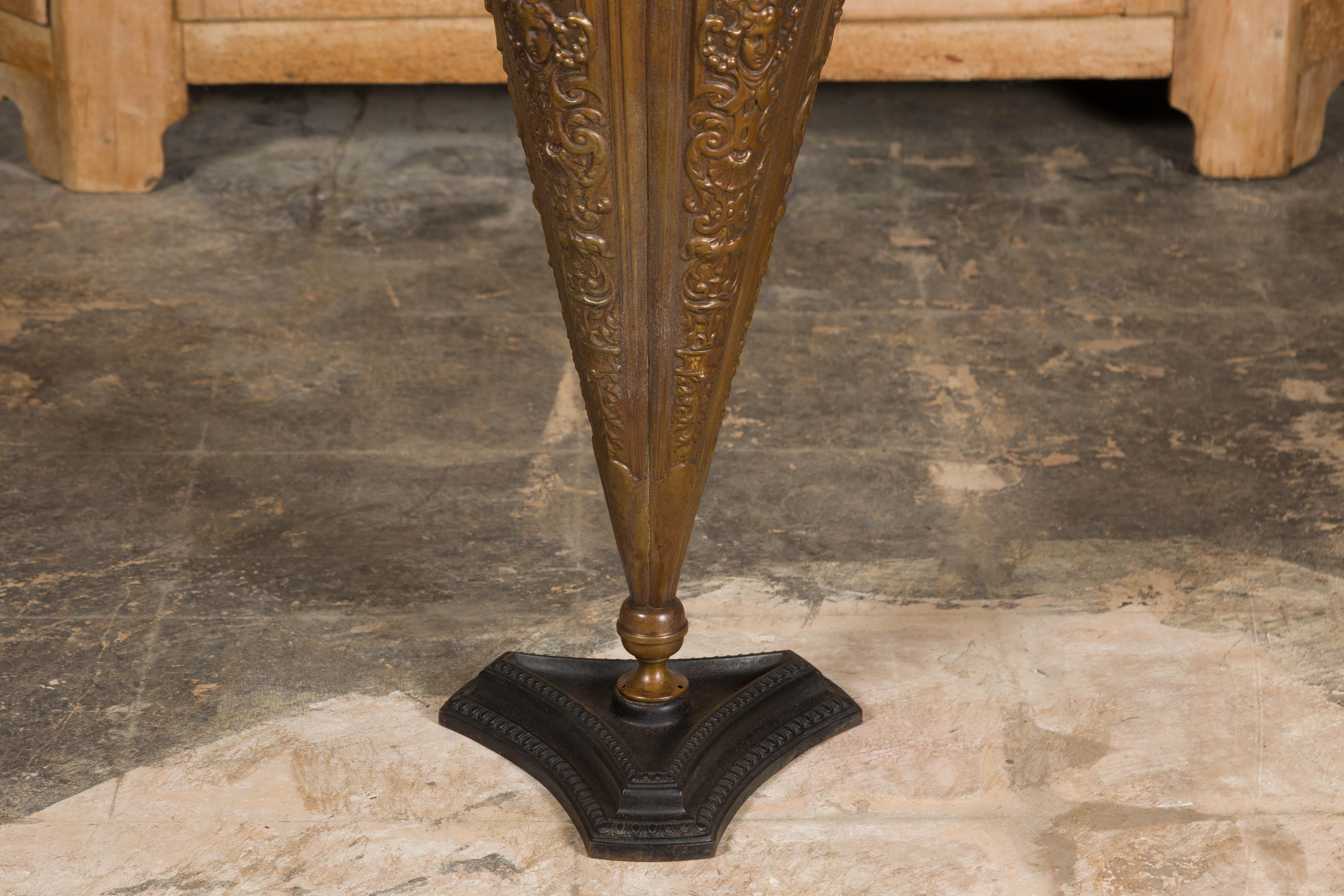 English 1920-1930 Brass Umbrella Stand with Raised Motifs and Tripartite Base For Sale 3