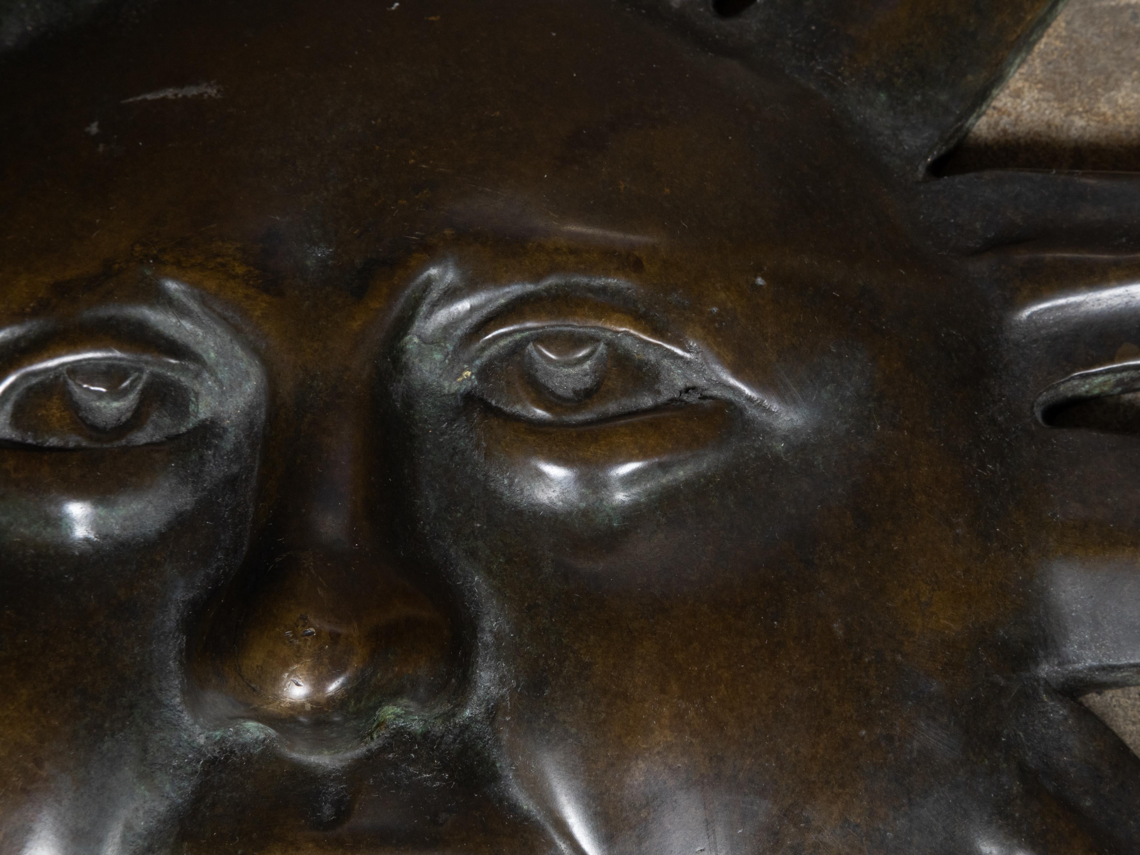 The Ornamental en bronze de 1920 avec des traits anthropomorphes et une patine foncée en vente 2