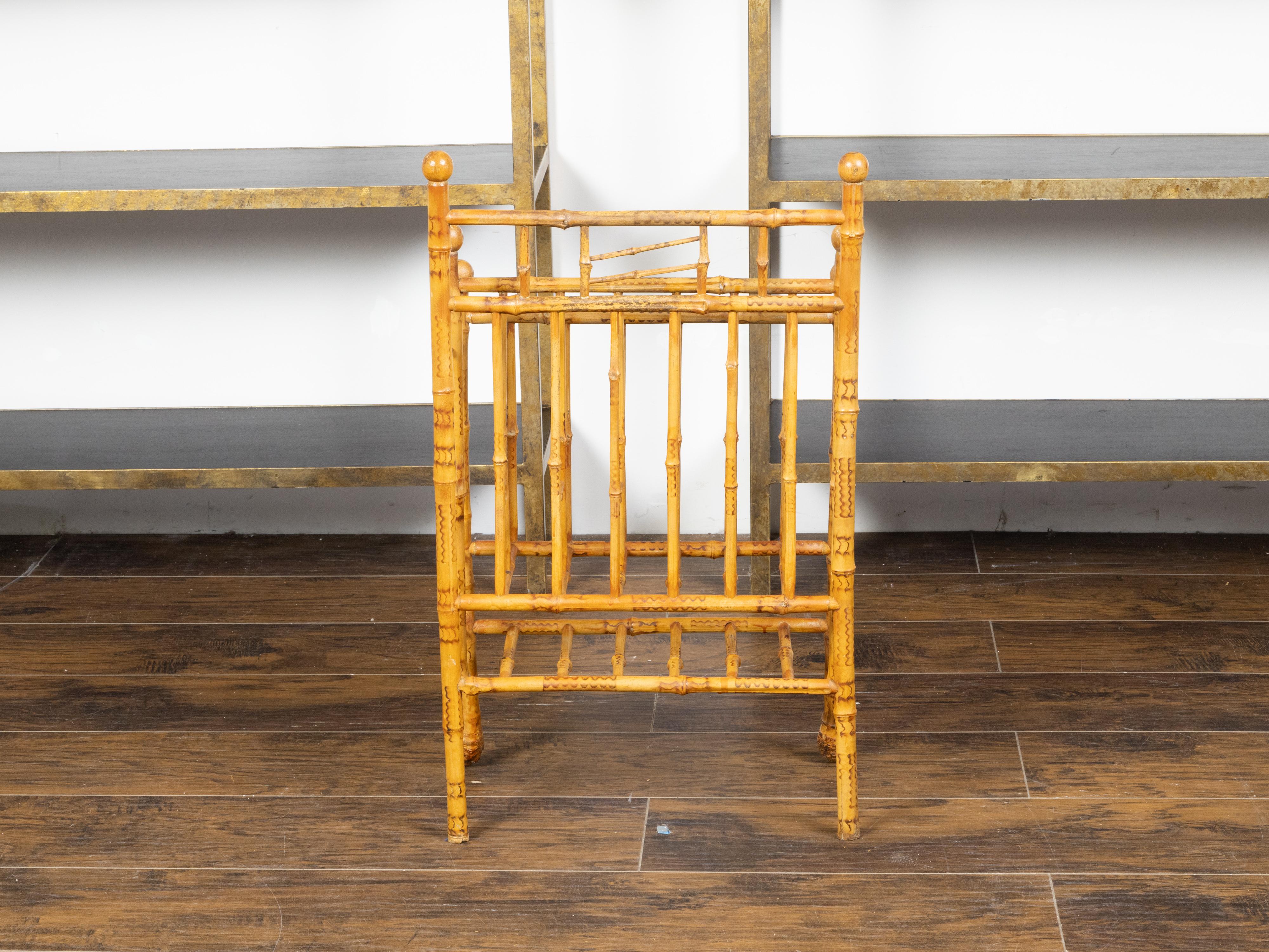 English 1920s Bamboo Magazine Rack with Petite Finials and Root Extremities For Sale 5