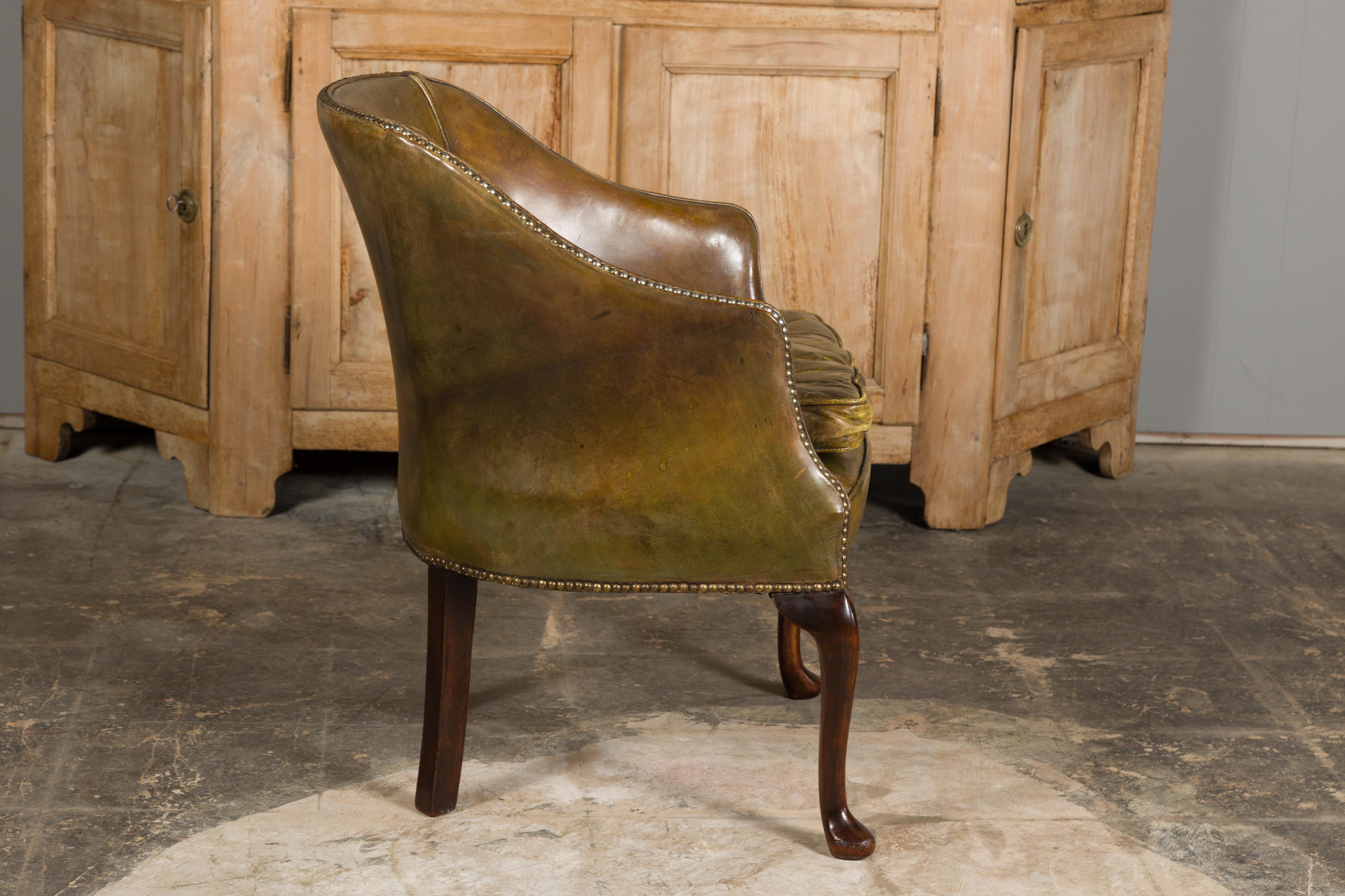 English 1920s Brownish Green Leather Chair with Mahogany Cabriole Legs  For Sale 8