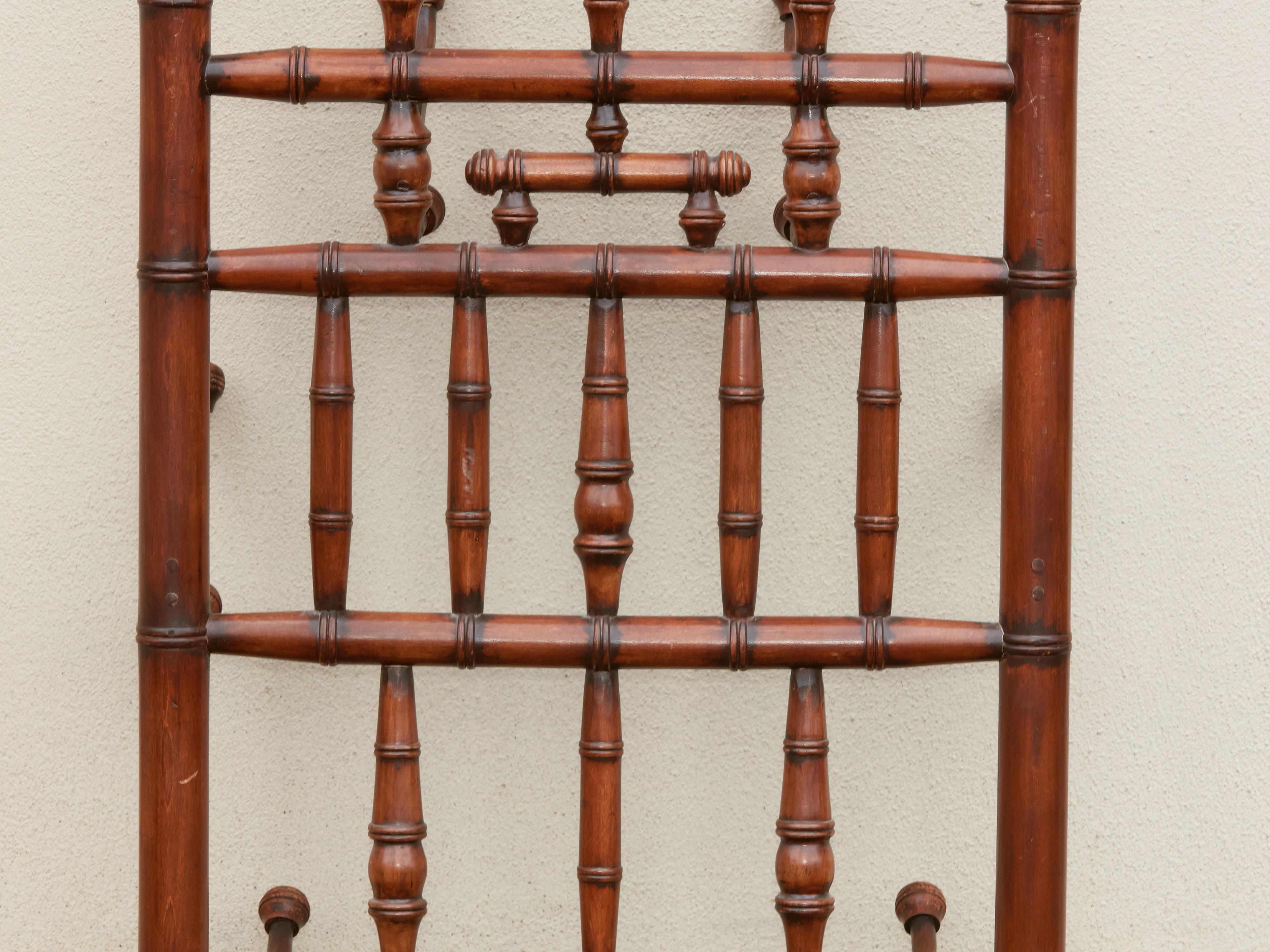 English 1920s Chinese Chippendale Style Bamboo Coat Hanger with Turned Spindles 5