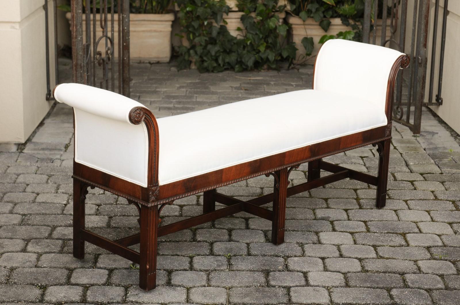 English 1920s Mahogany Upholstered Bench with Out-Scrolling Arms and Rosettes 3