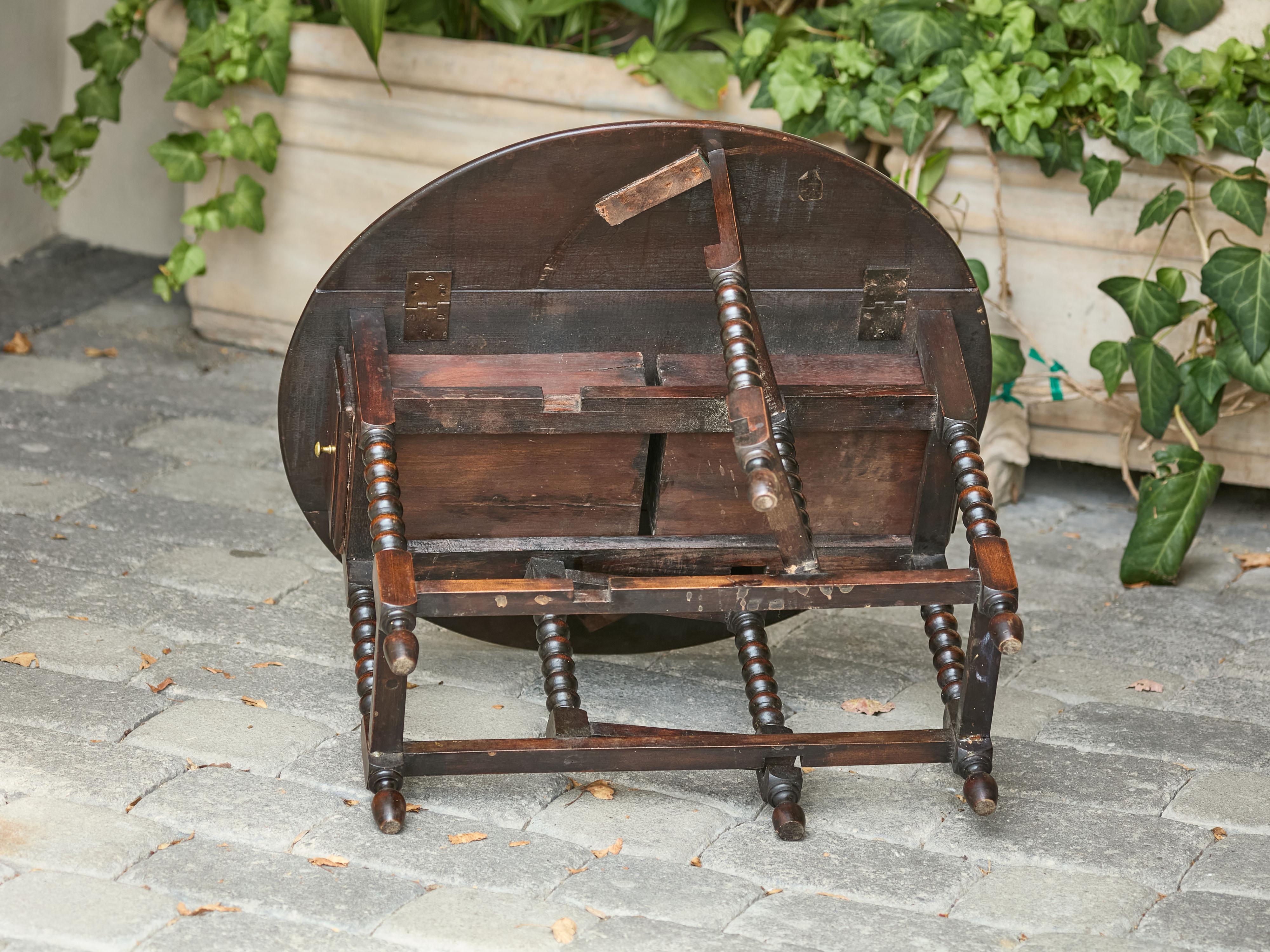 Table à abattants anglaise des années 1920 avec pieds à bobine et tiroirs ultérieurs en vente 6