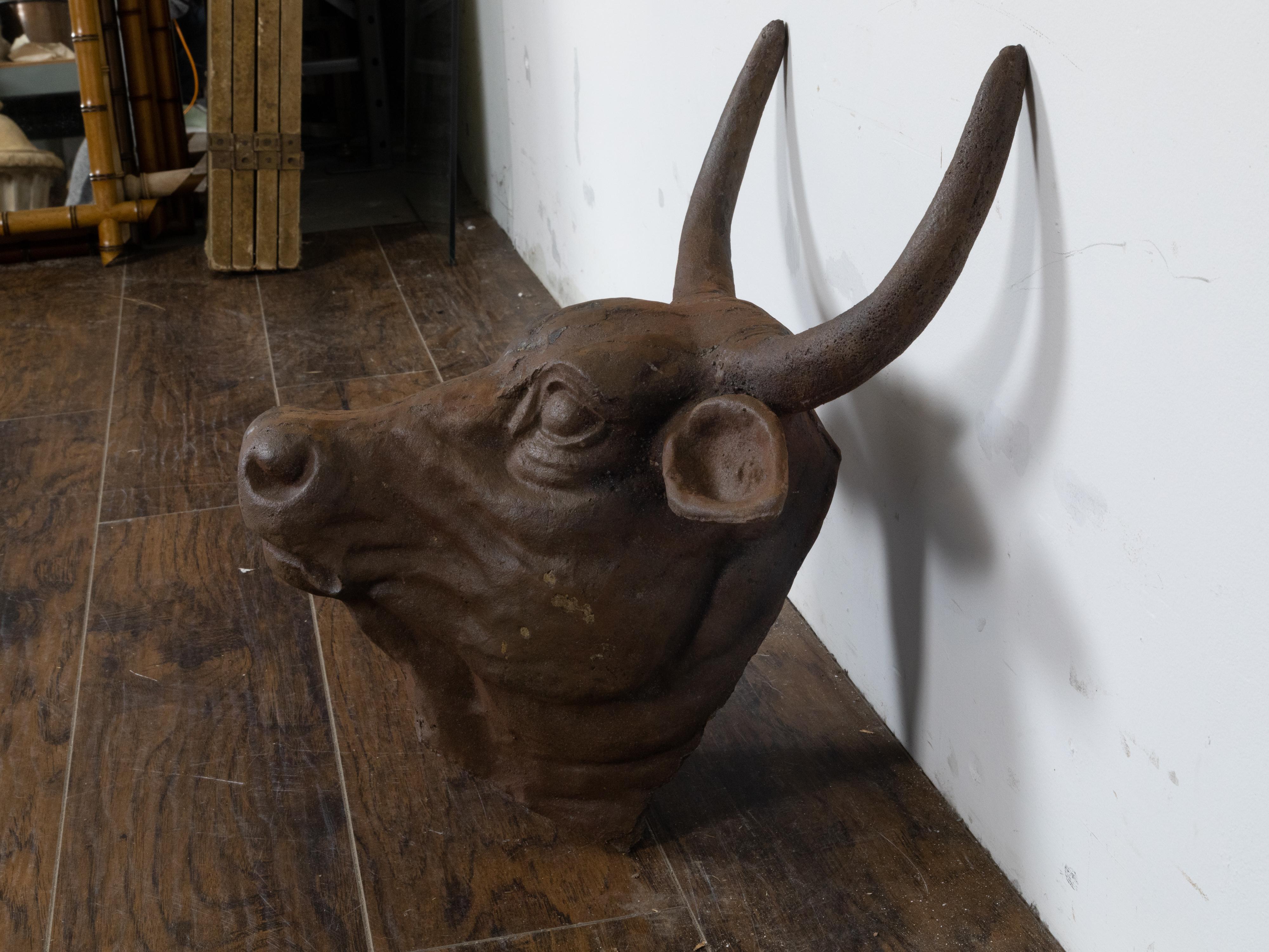 English 1930s-1940s Cast Iron Bull Wall Hanging Sculpture with Rusty Patina For Sale 5