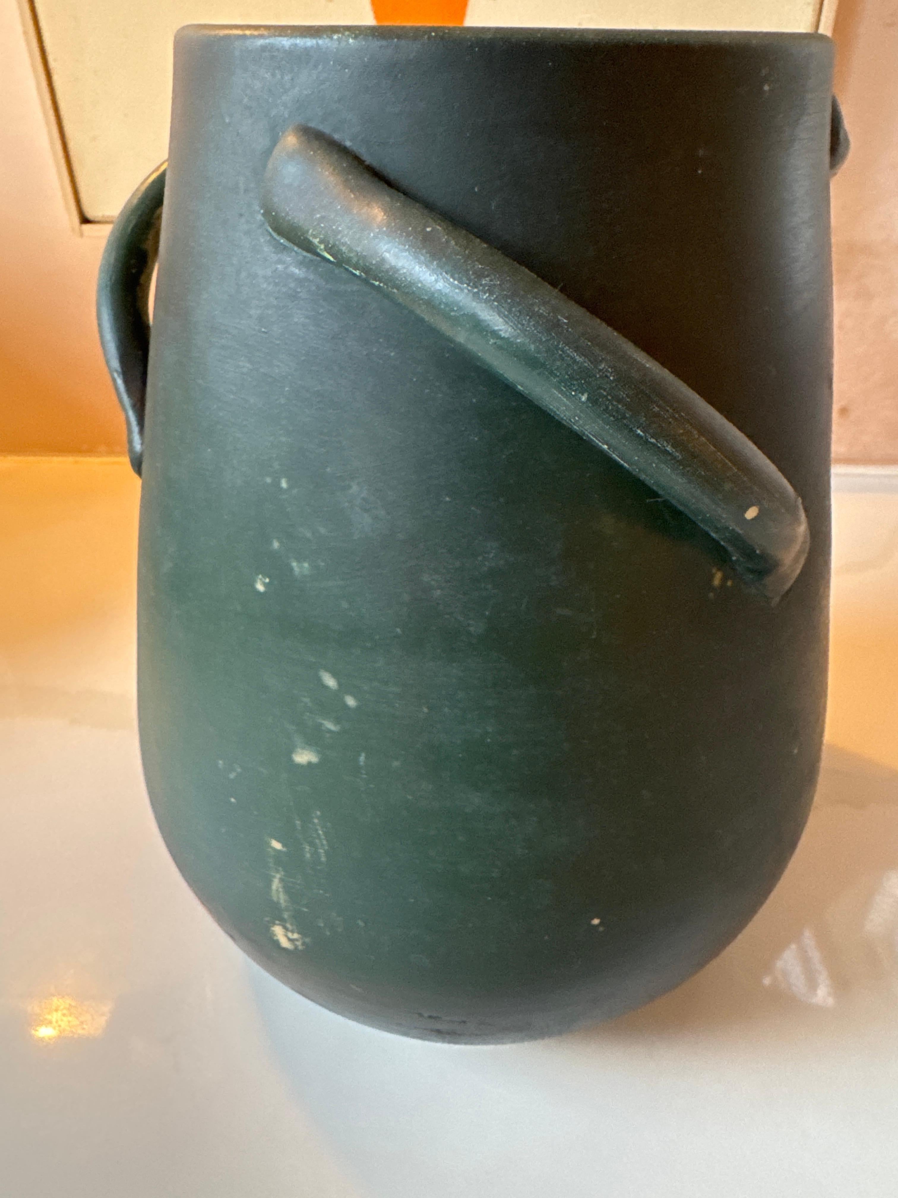 Jarrón inglés de cerámica Hurlinghamware de 1930 en venta 1