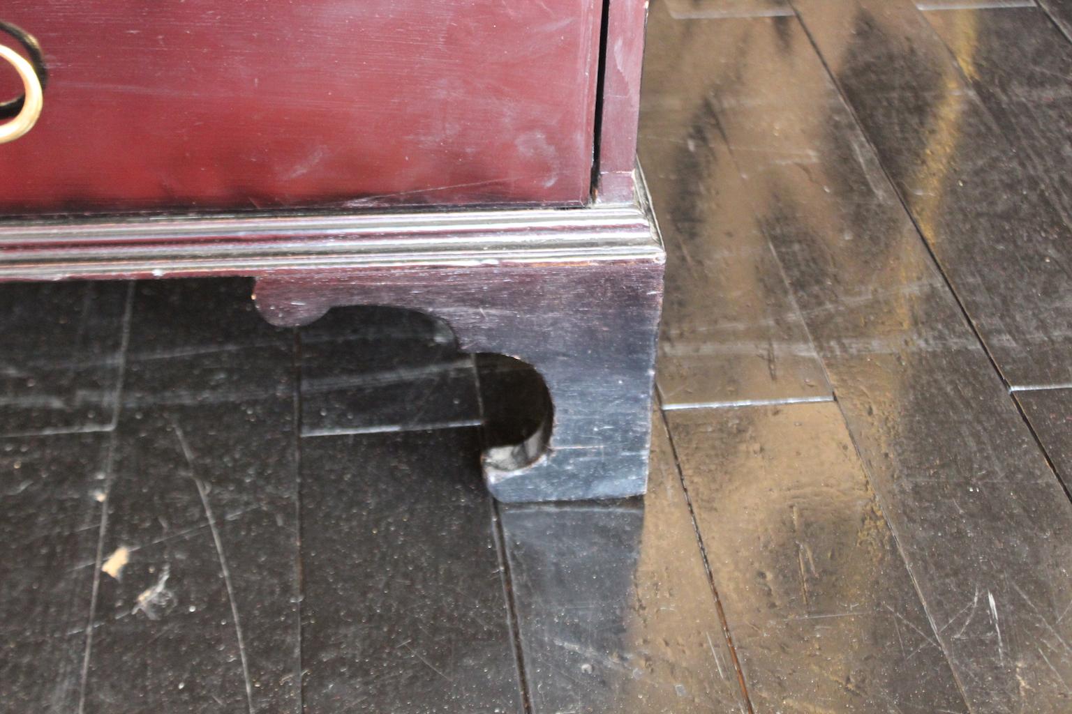 Ottone Credenza inglese del 1940 in noce nero e ottone in vendita