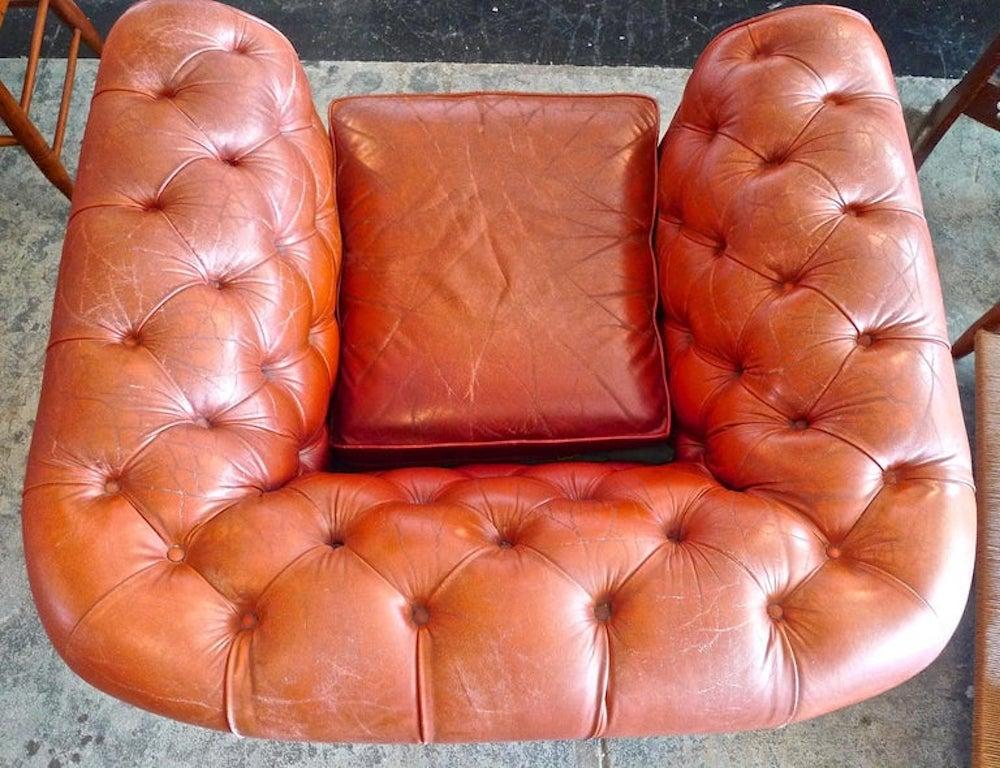 English 1950s Pegasus Leather Armchair on Four Castors For Sale 3