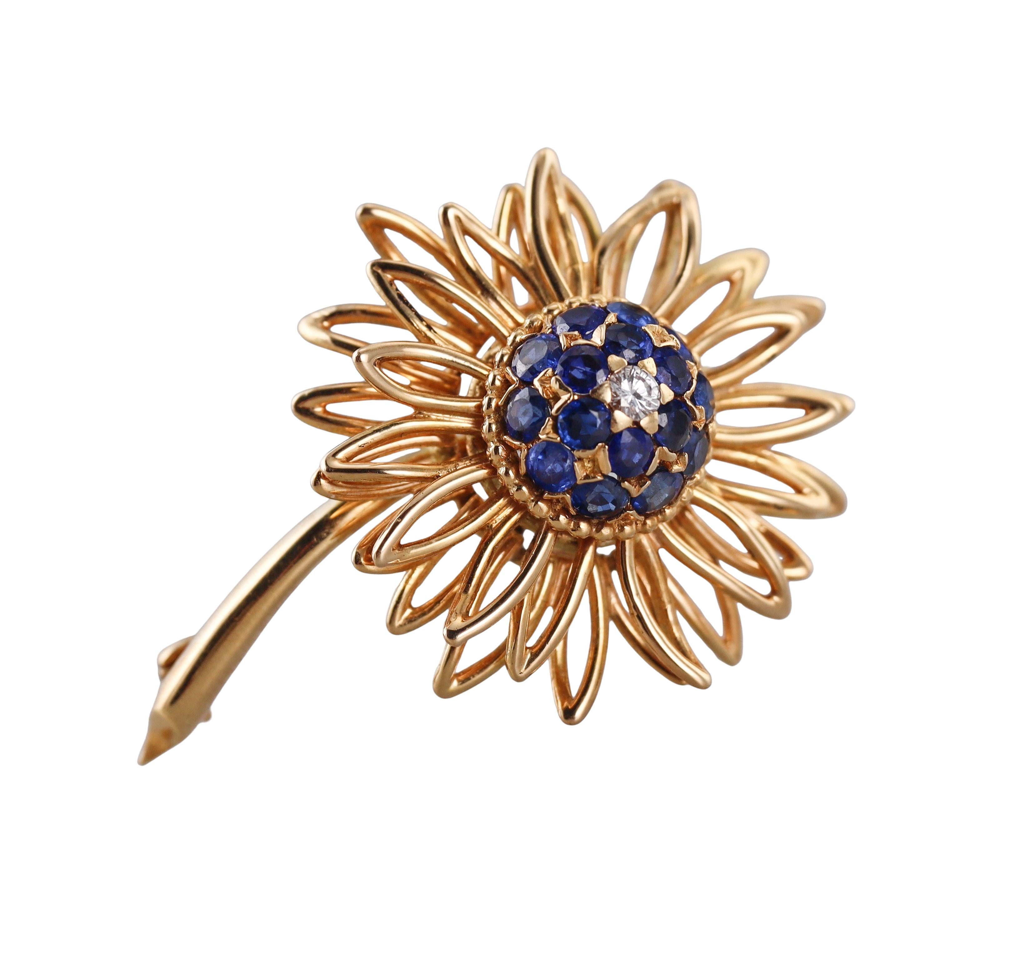 Women's English 1960s Diamond Sapphire Yellow Gold Flower Brooch For Sale