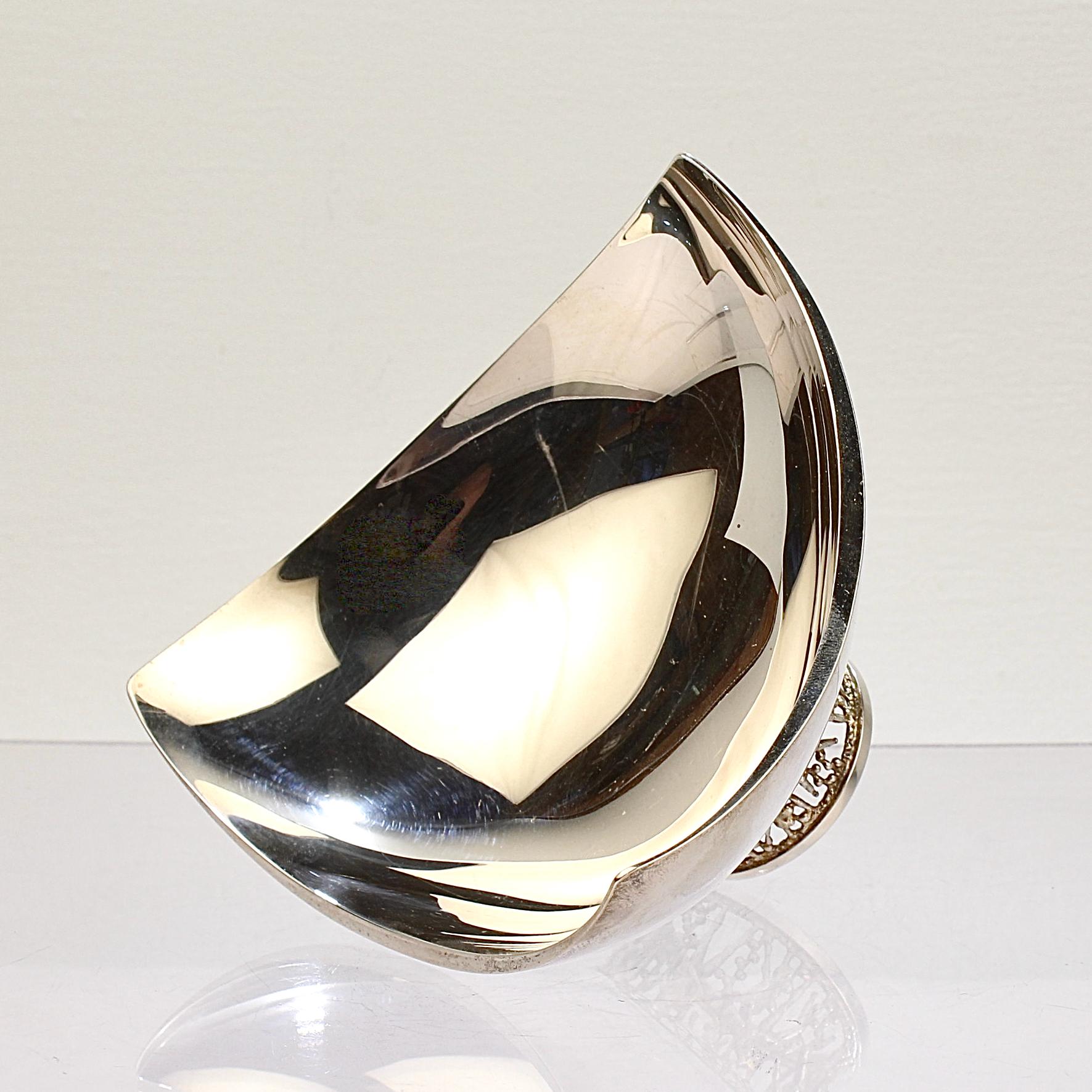 English 1980's Modernist Caryatic Sterling Silver Bowl by Stuart Devlin For Sale 5