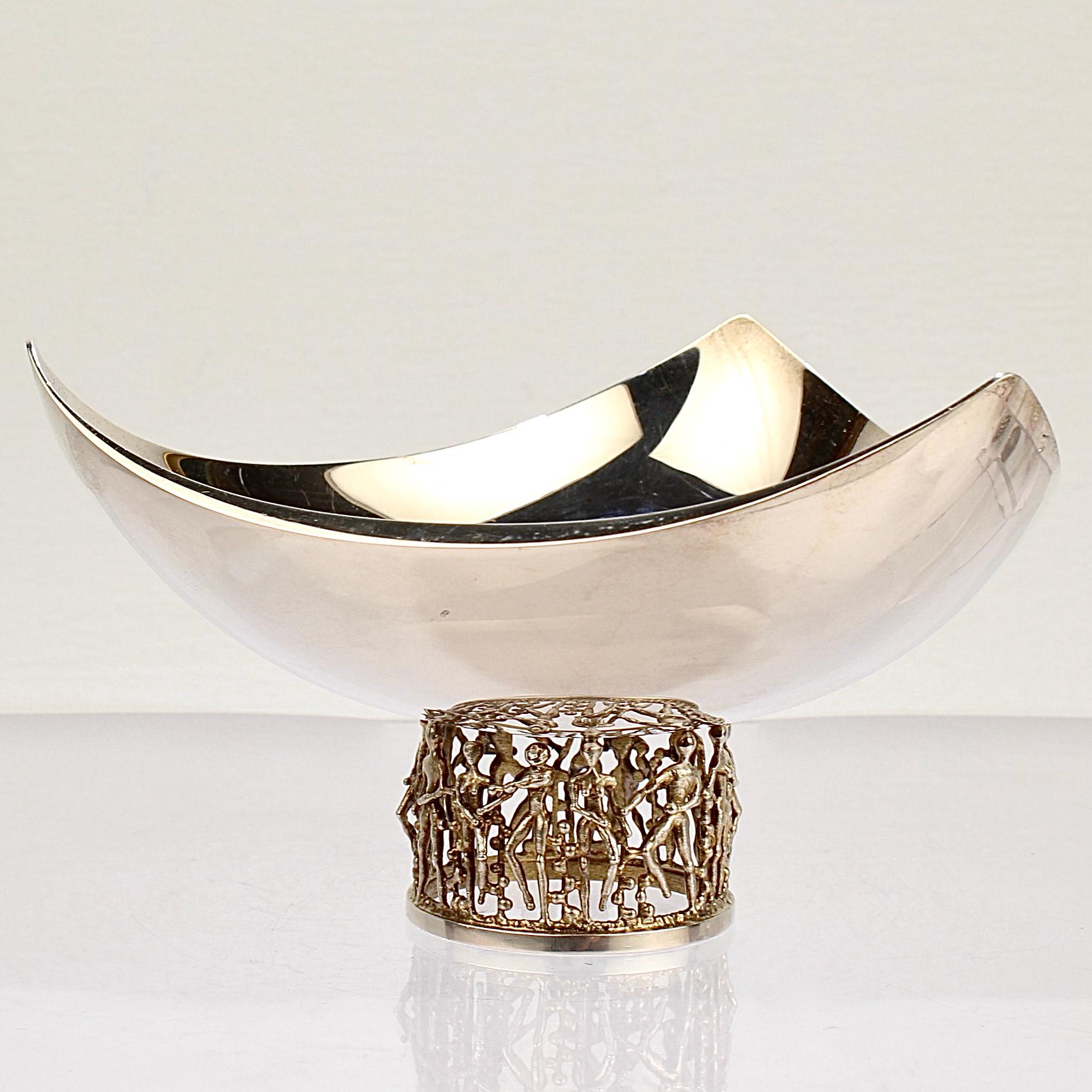 English 1980's Modernist Caryatic Sterling Silver Bowl by Stuart Devlin In Good Condition For Sale In Philadelphia, PA