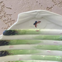 Assiette murale anglaise à asperges du 19ème siècle avec papillon