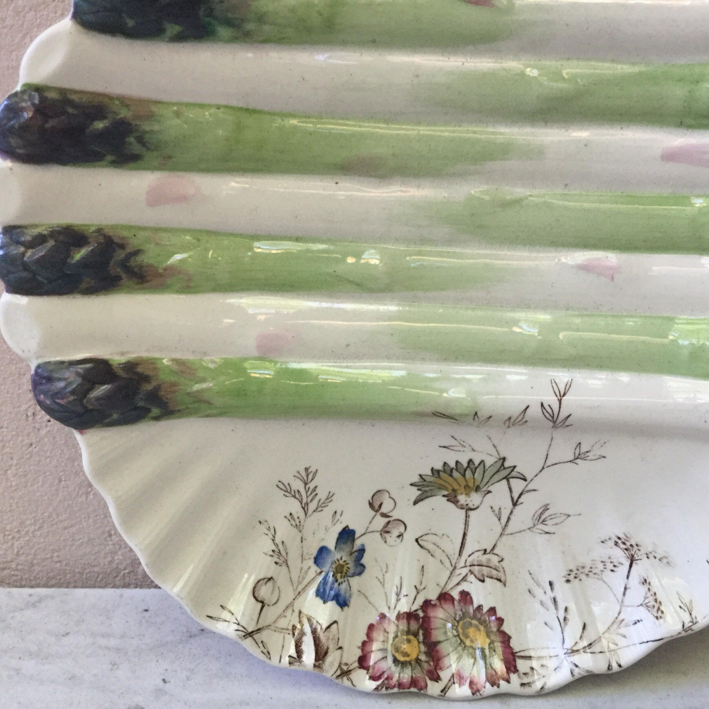 Rustic English 19th Century Asparagus Wall Plate with Butterfly For Sale
