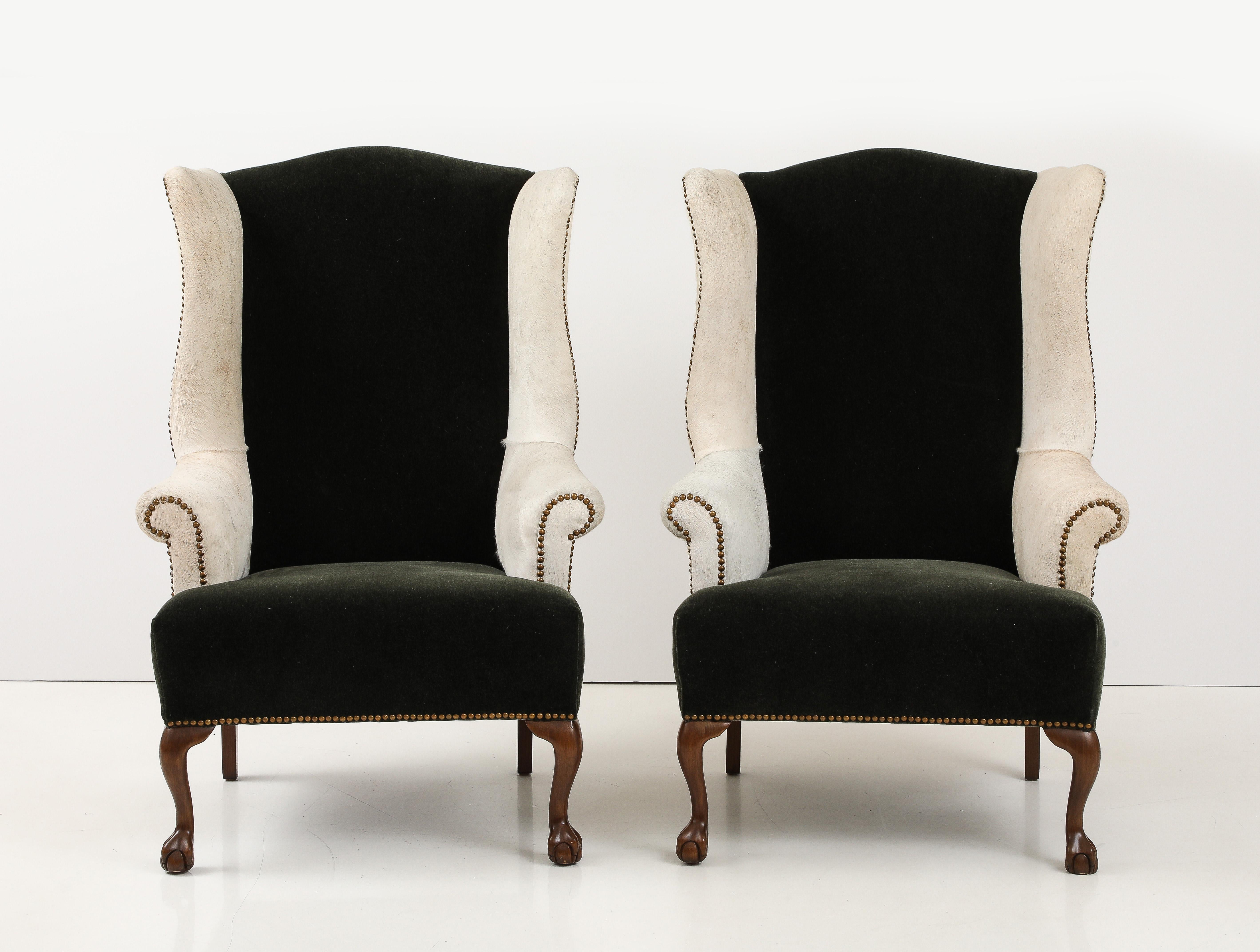 Estetismo Sedie Wingback inglesi del XIX secolo in mohair color verde giaguaro in vendita