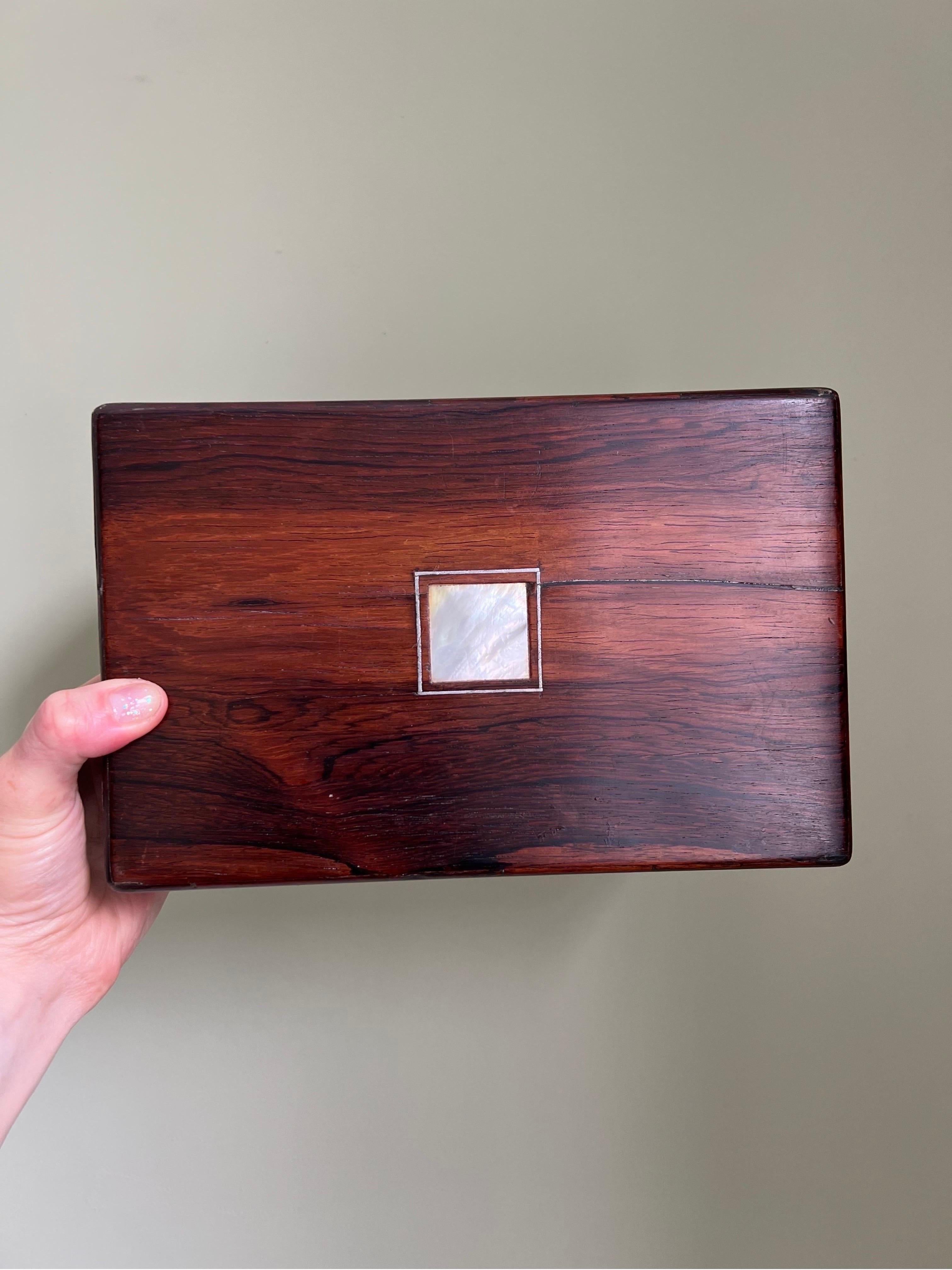 Hand-Crafted English 19th C. Mahogany Mother of Pearl Trim Box with W.H. Bartlett Etching