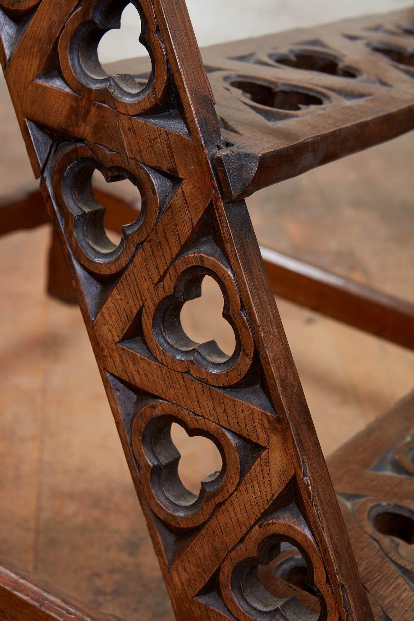 English 19th c. Oak Library Steps with Handrail In Good Condition For Sale In Greenwich, CT