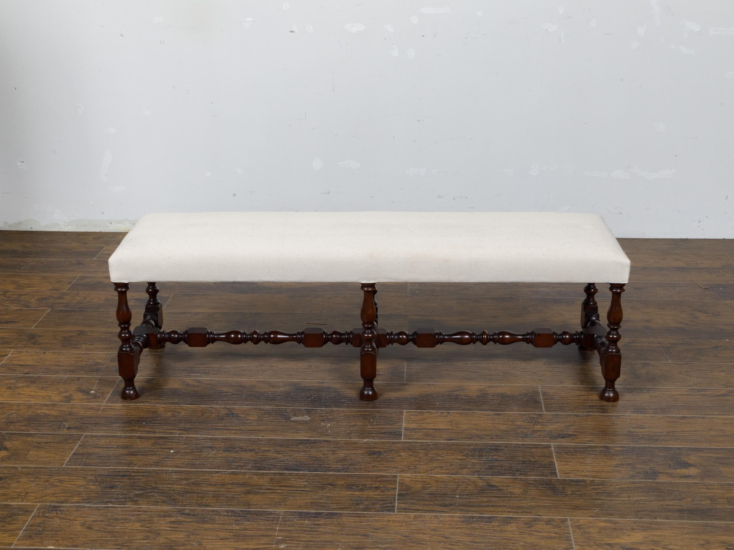 English 19th Century 1920s Walnut Bench with Turned Legs and Upholstery For Sale 9