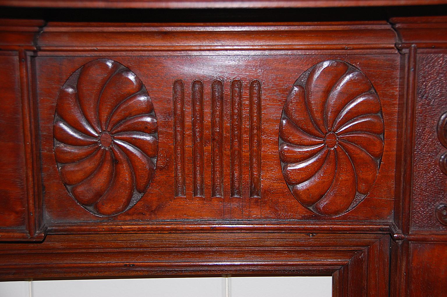 English 19th Century Adam Style Carved Mahogany Fireplace Surround and Mantel In Good Condition For Sale In Wells, ME