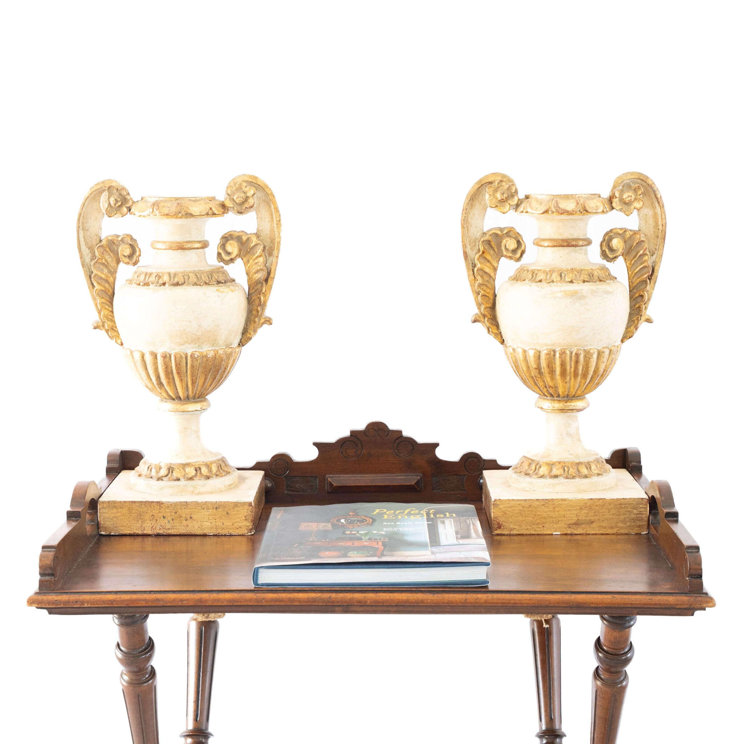 English 19th Century  Aesthetic Movement Butler's Tray For Sale 5