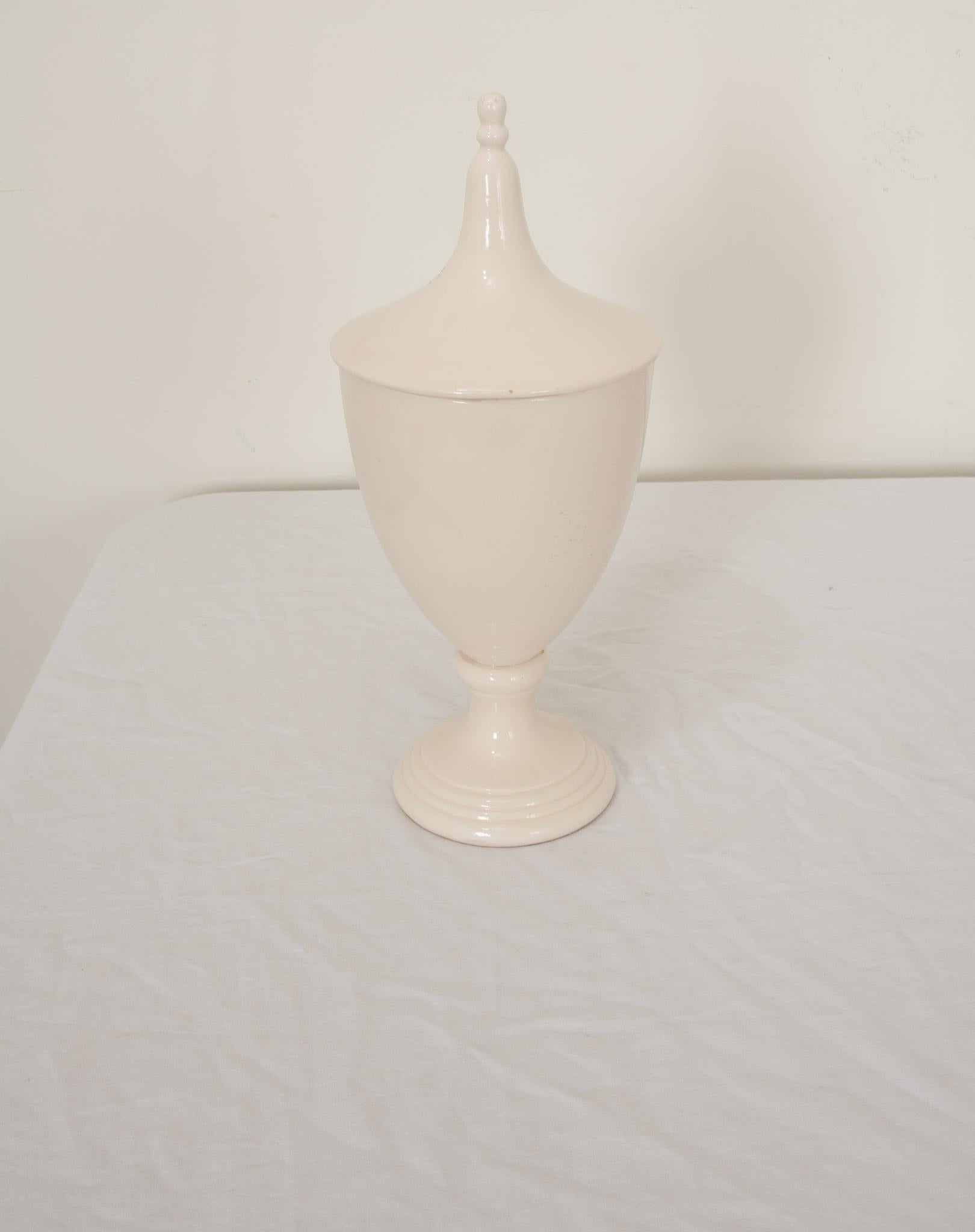 Néoclassique Pot d'apothicaire anglais du 19ème siècle avec couvercle en vente