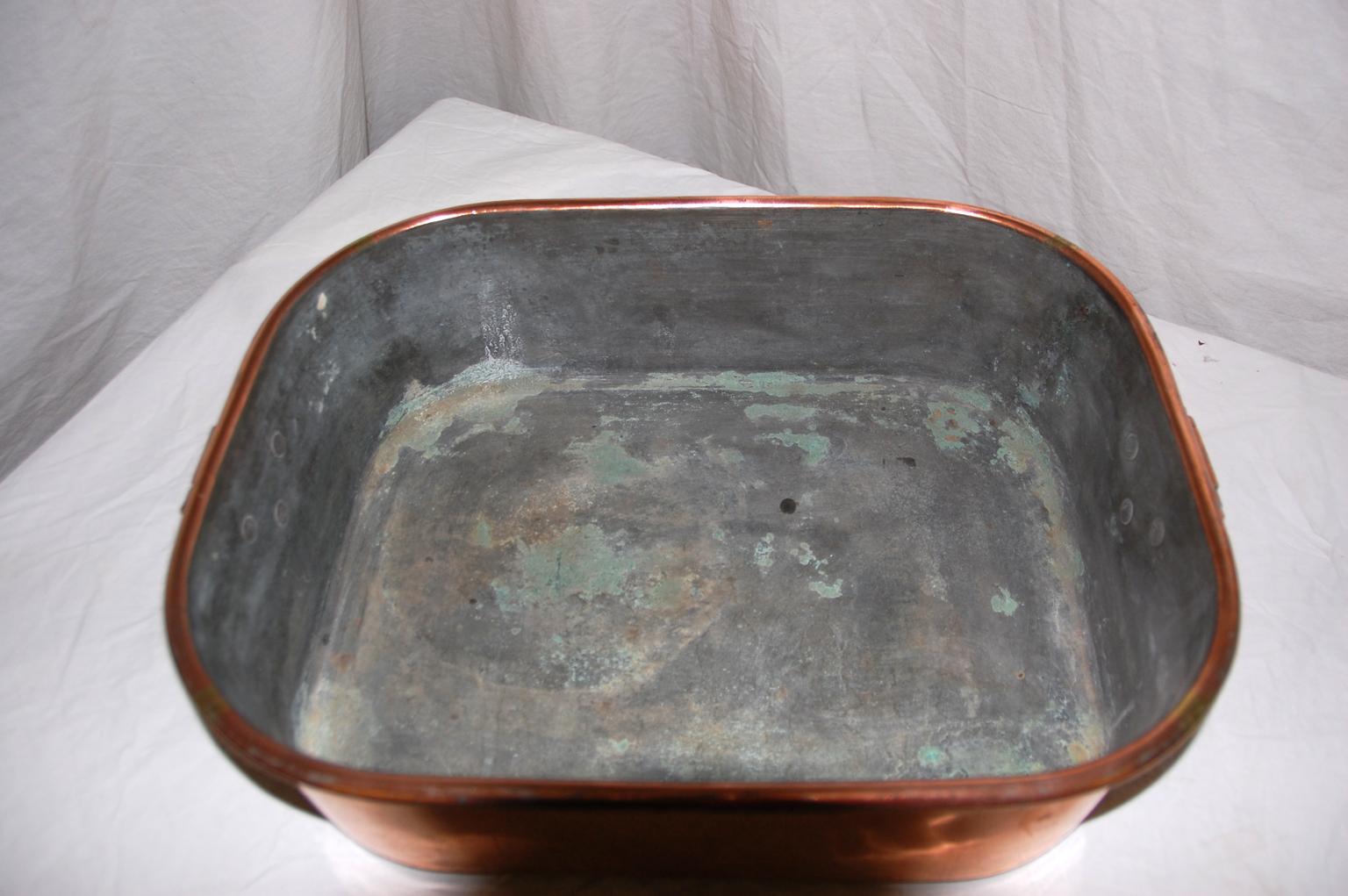 English 19th Century Army and Navy Copper Dovetailed Roasting Pan In Good Condition In Wells, ME
