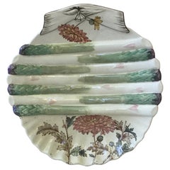 English 19th Century Asparagus Wall Plate with Mums