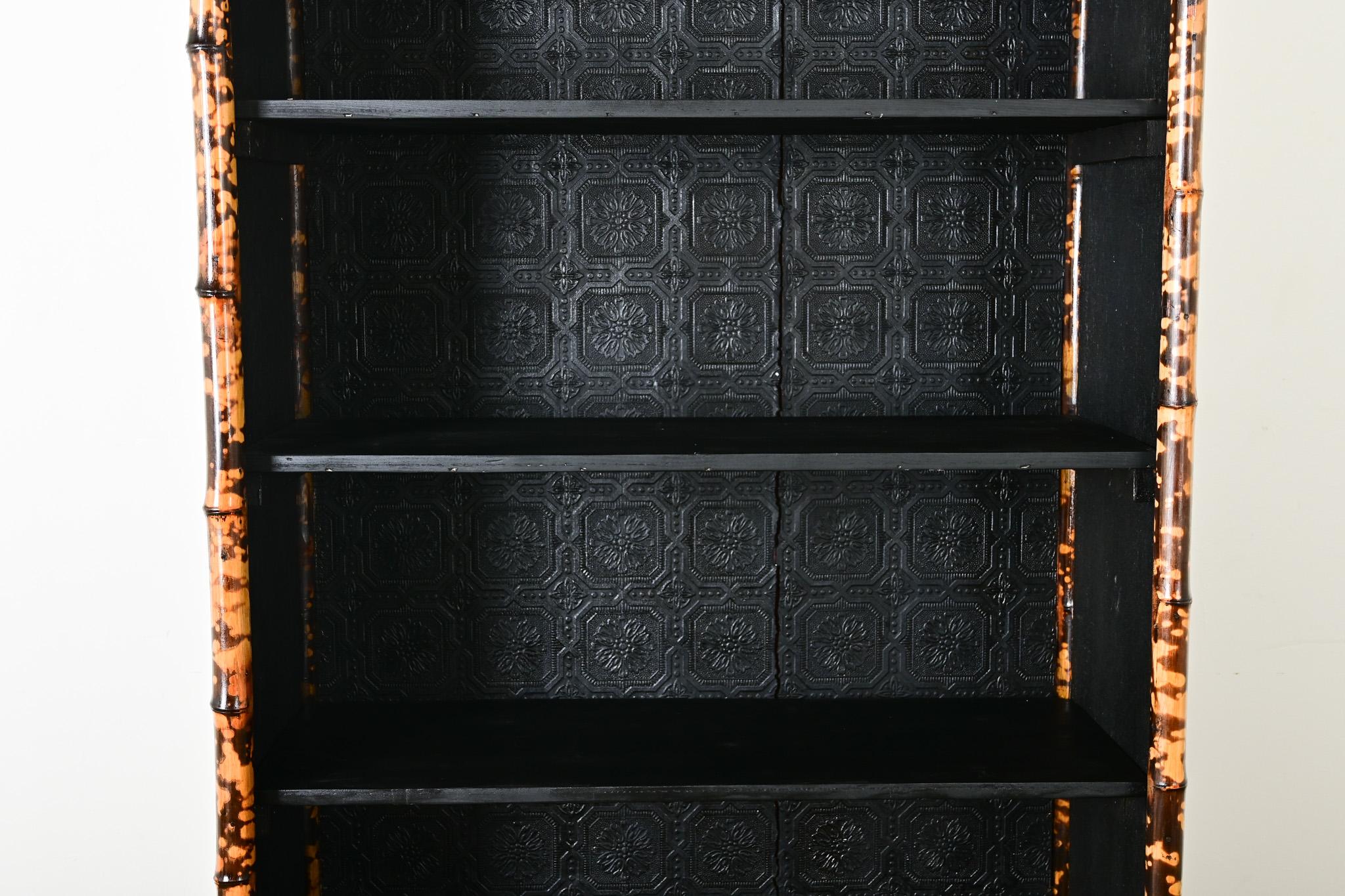English 19th Century Bamboo Bookshelf with Recent Decoupage In Good Condition In Baton Rouge, LA