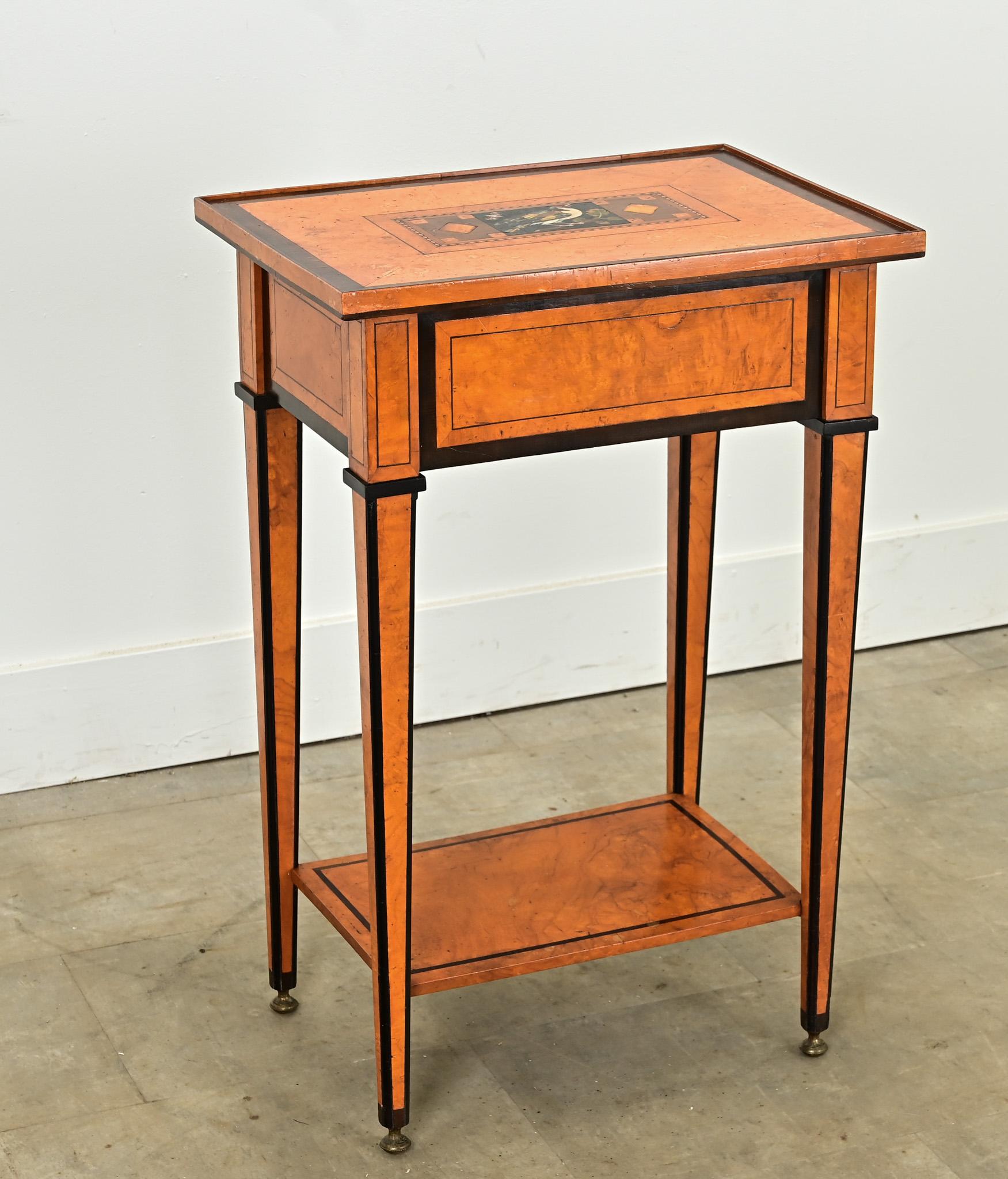 Table anglaise du 19ème siècle en incrustation de bouleau Bon état - En vente à Baton Rouge, LA