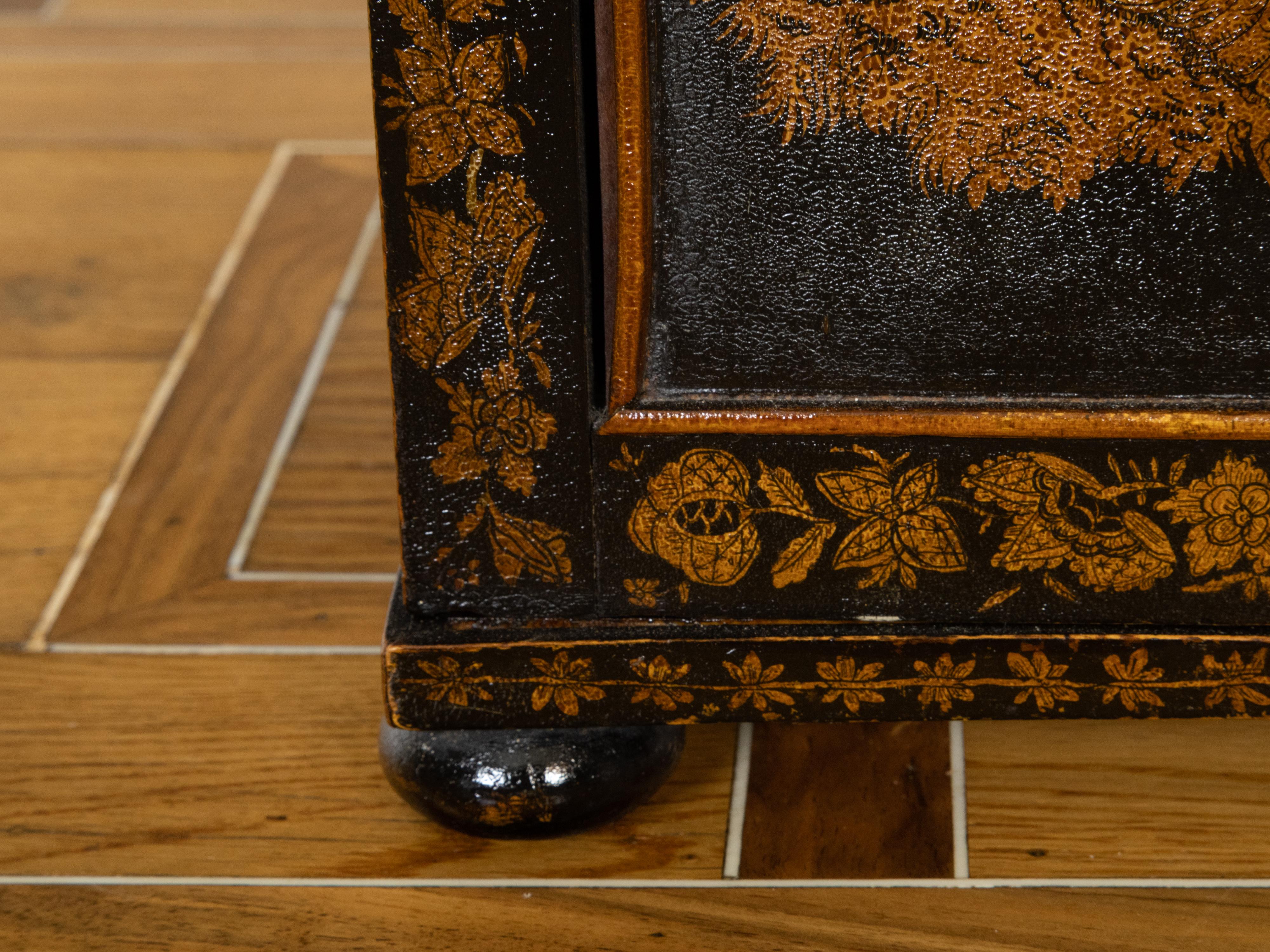 English 19th Century Black and Gold Chinoiserie Cabinet with Seven Drawers For Sale 9