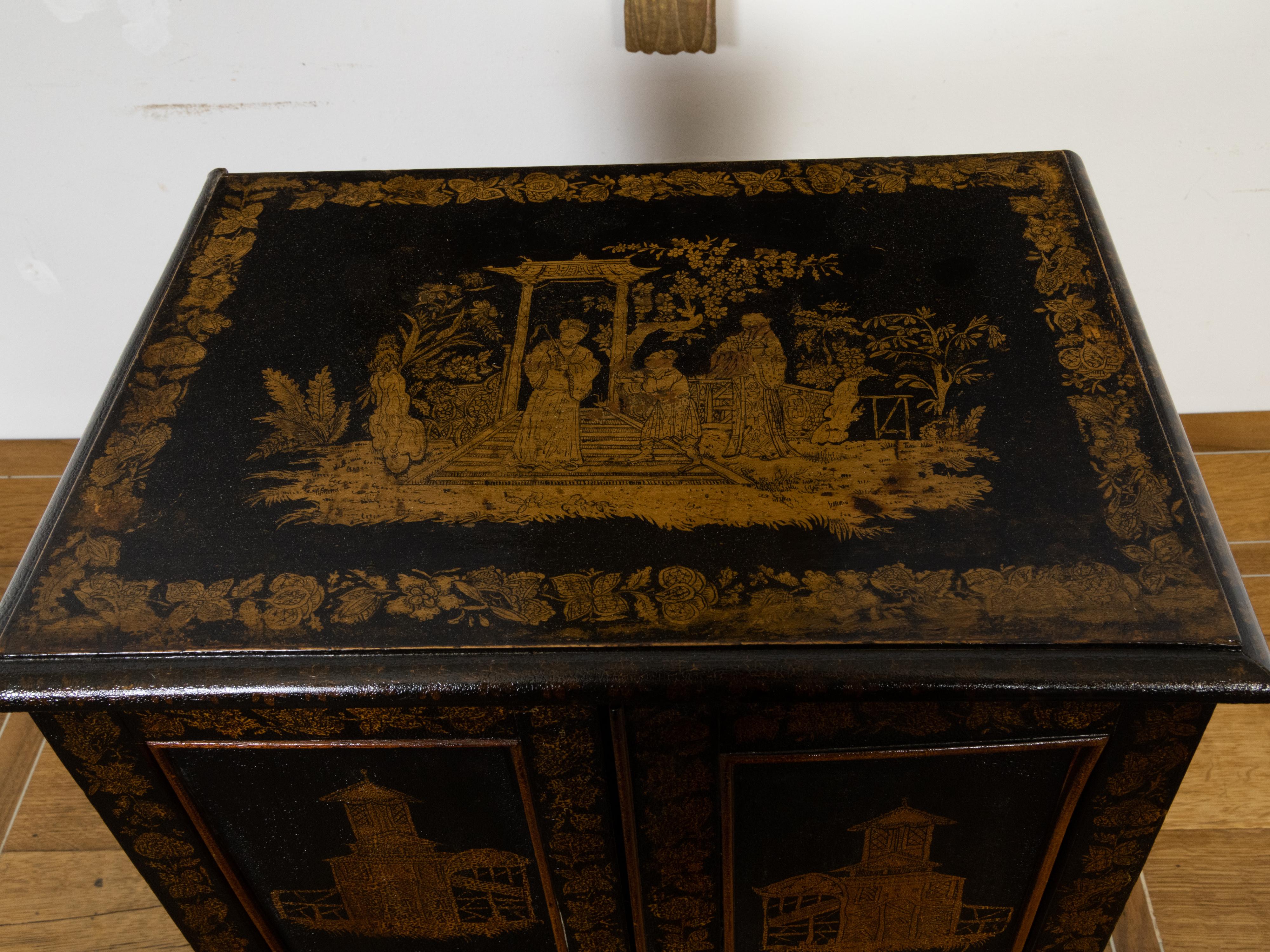 Wood English 19th Century Black and Gold Chinoiserie Cabinet with Seven Drawers For Sale