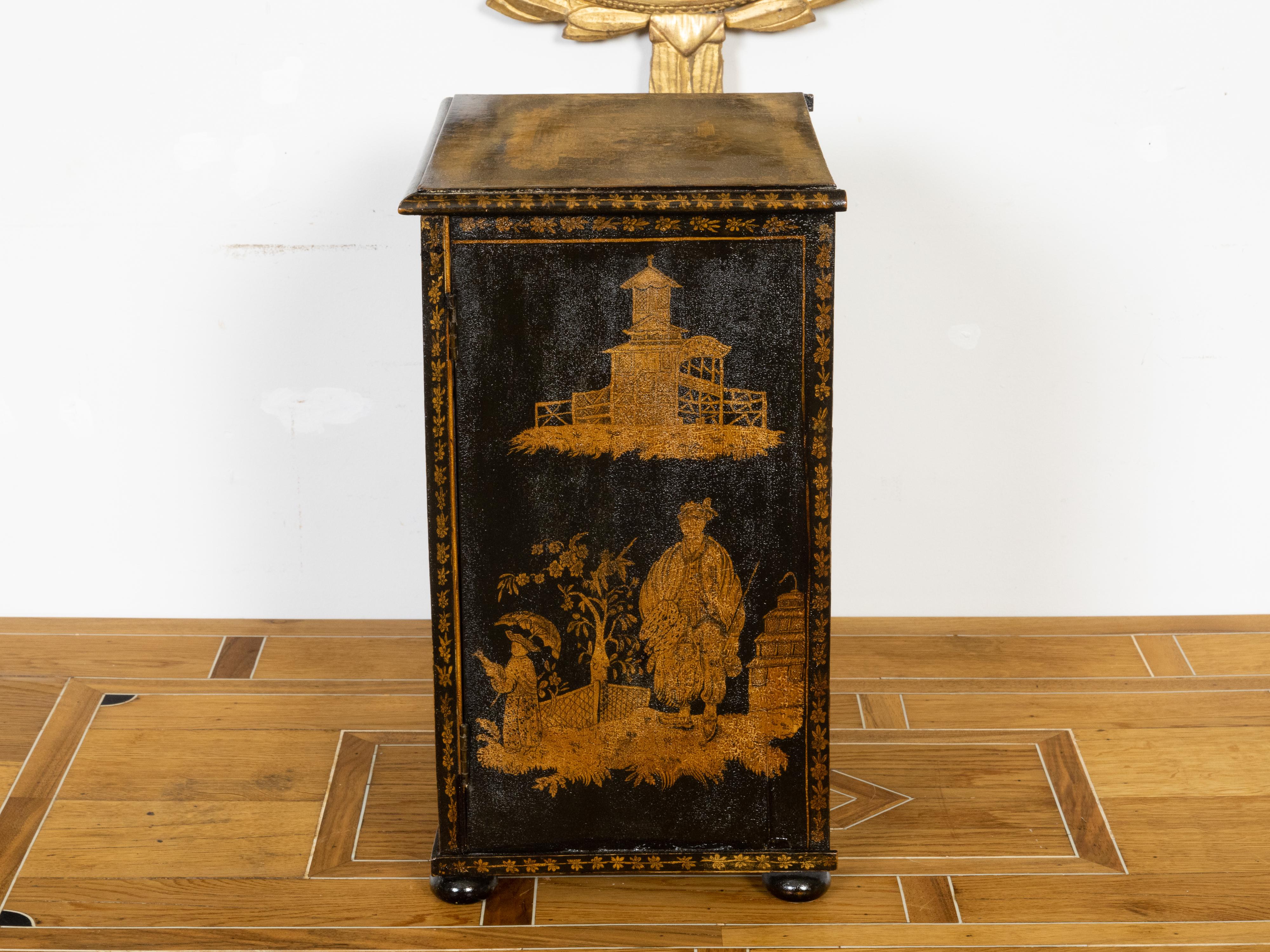 English 19th Century Black and Gold Chinoiserie Cabinet with Seven Drawers For Sale 1