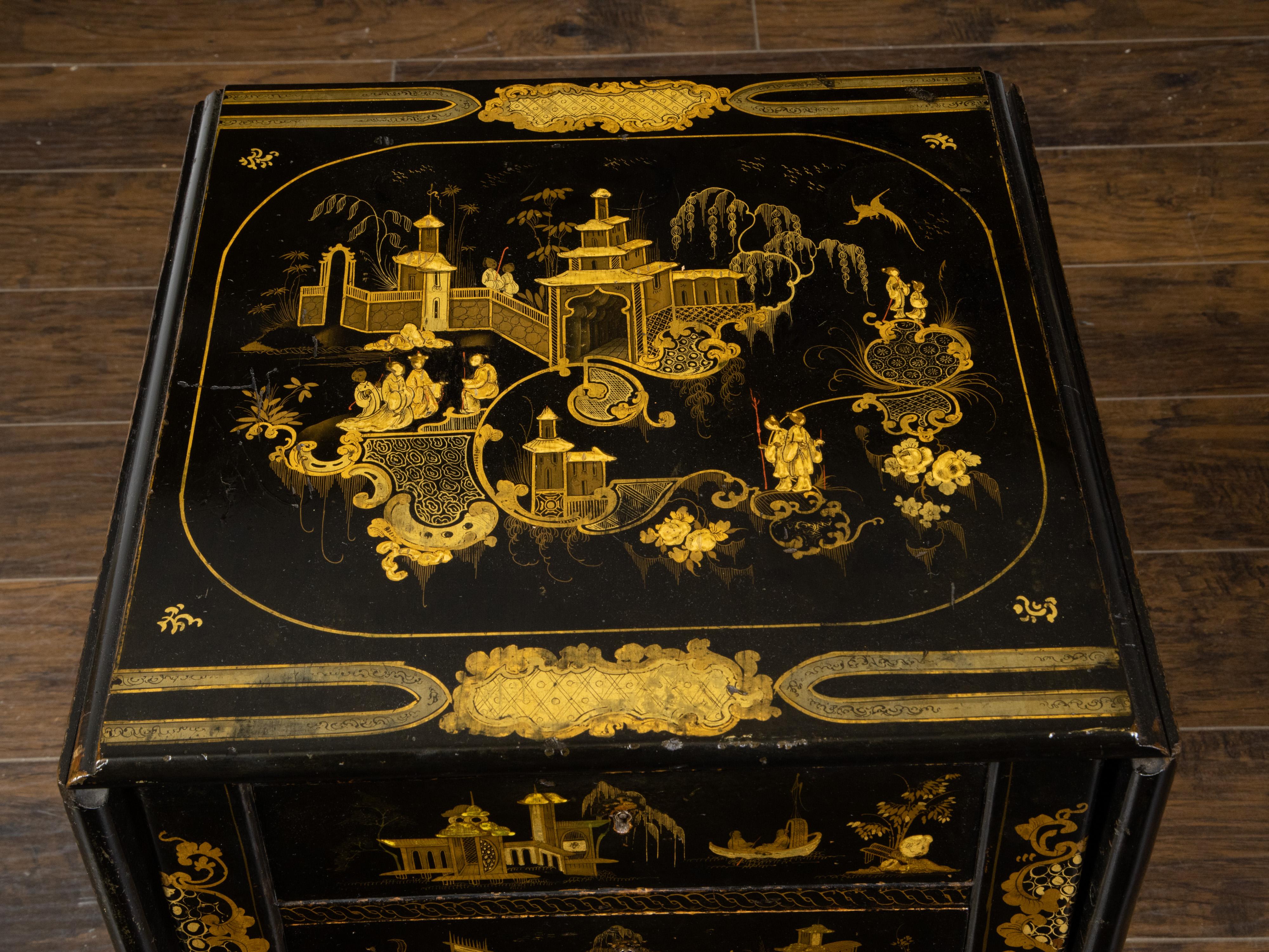 English 19th Century Black and Gold Chinoiserie Table with Two Drop Leaves For Sale 8