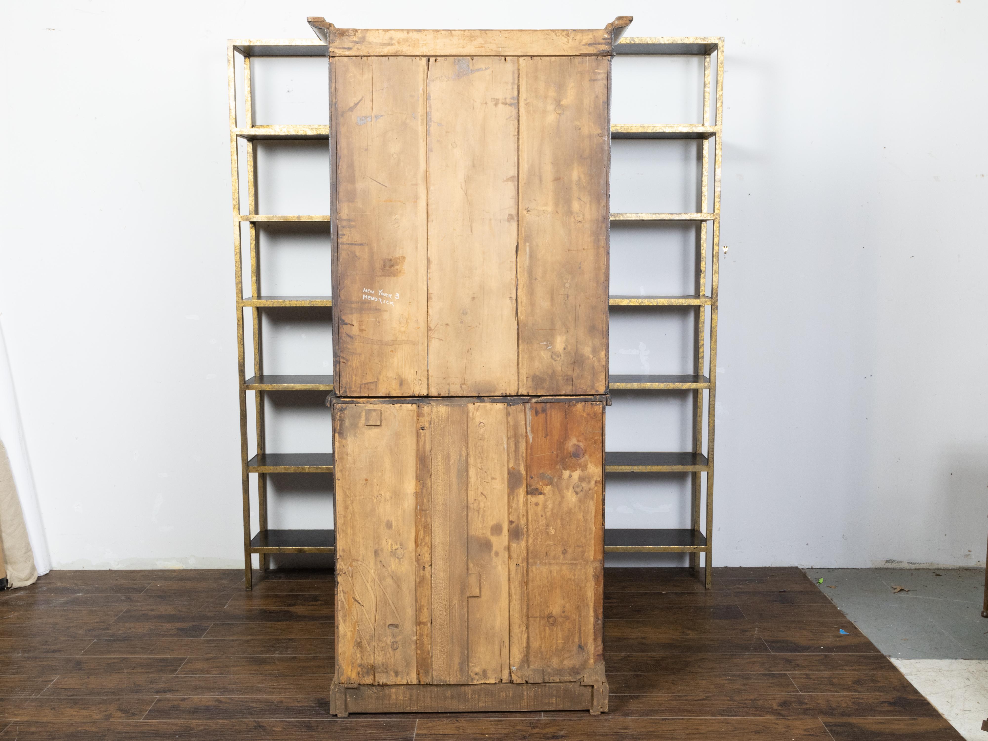 English 19th Century Black and Gold Secretary Bookcase with Chinoiserie Décor For Sale 5