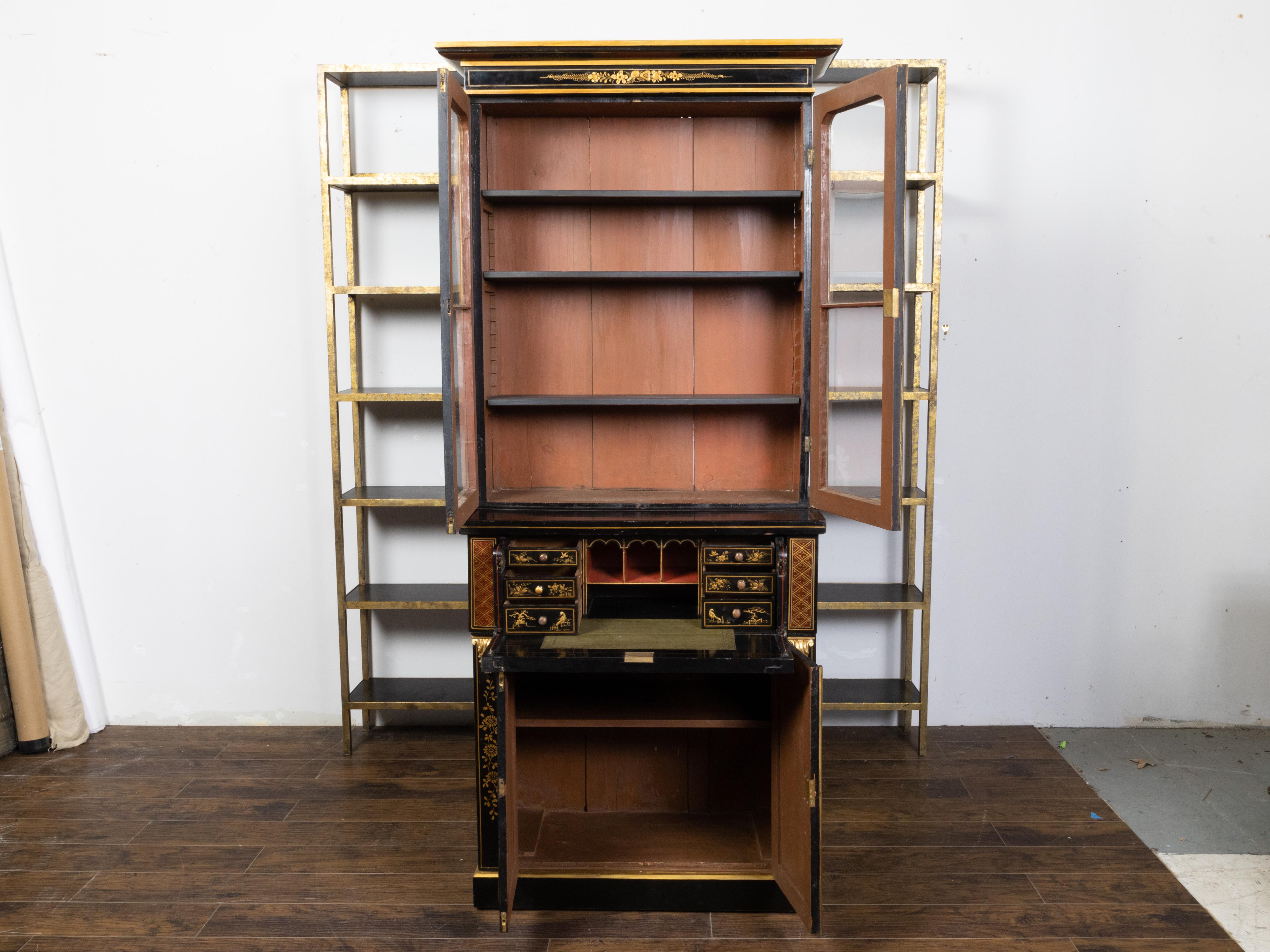 English 19th Century Black and Gold Secretary Bookcase with Chinoiserie Décor For Sale 1