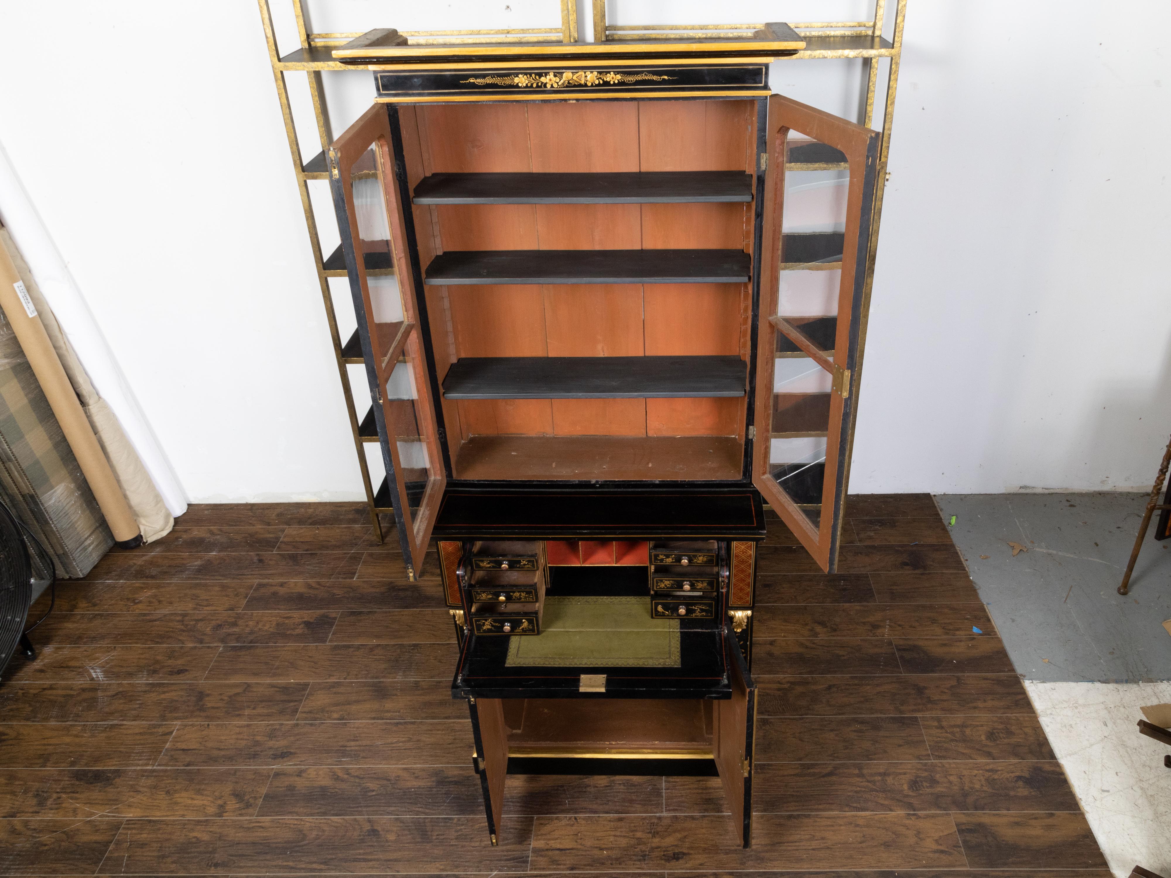 English 19th Century Black and Gold Secretary Bookcase with Chinoiserie Décor For Sale 2