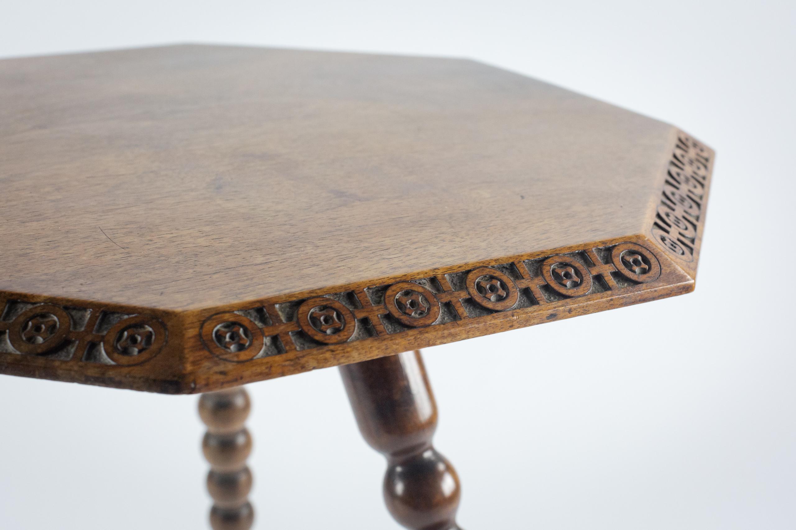 English 19th Century Bobbin Gypsy Table For Sale 2